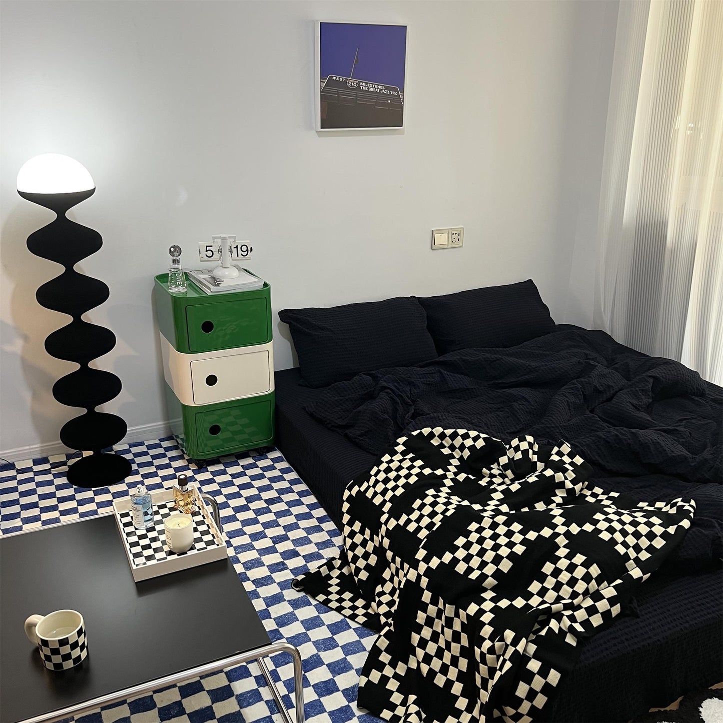 مصباح أرضي على شكل قرع 