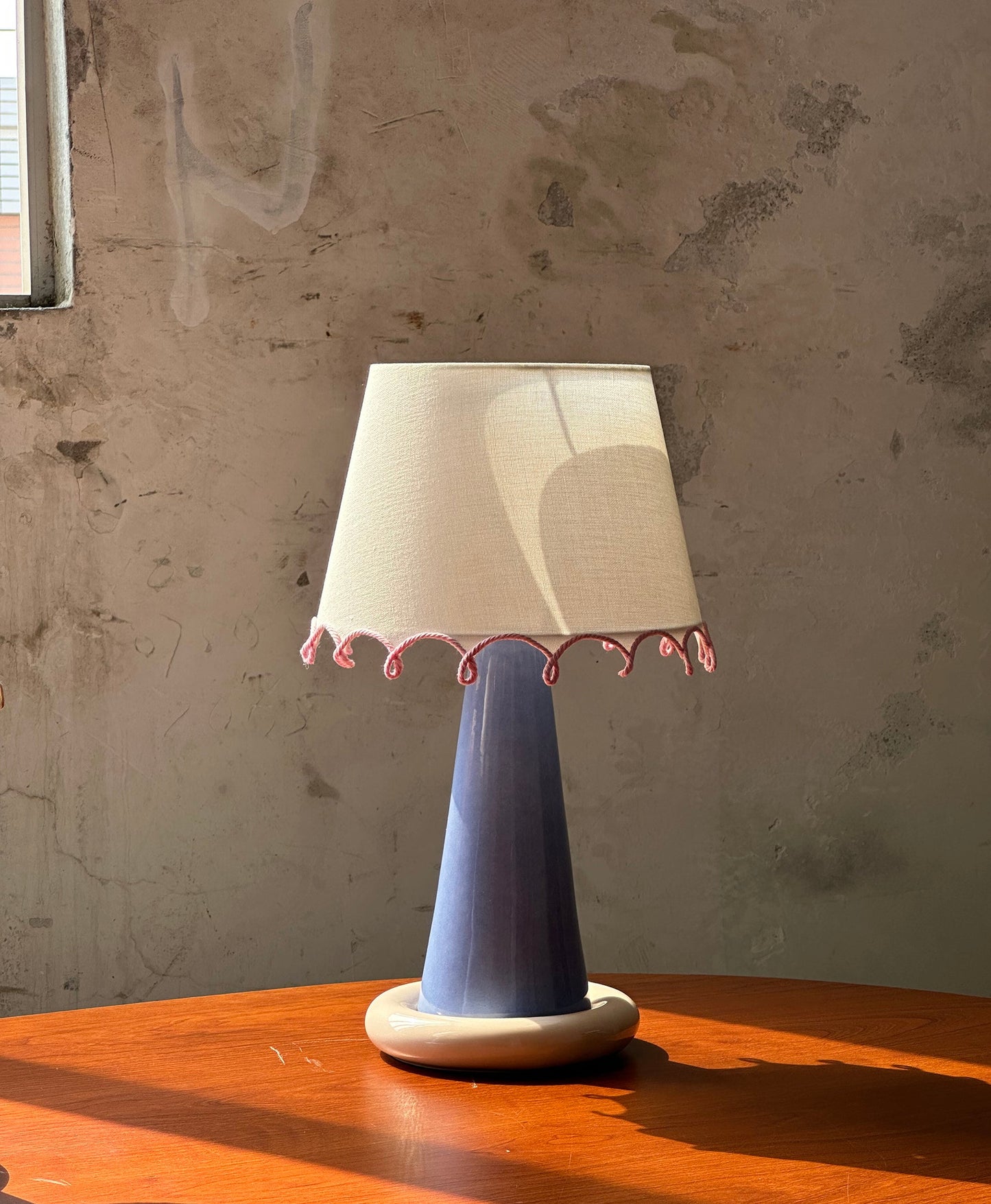 Ceramic Loop Table Light