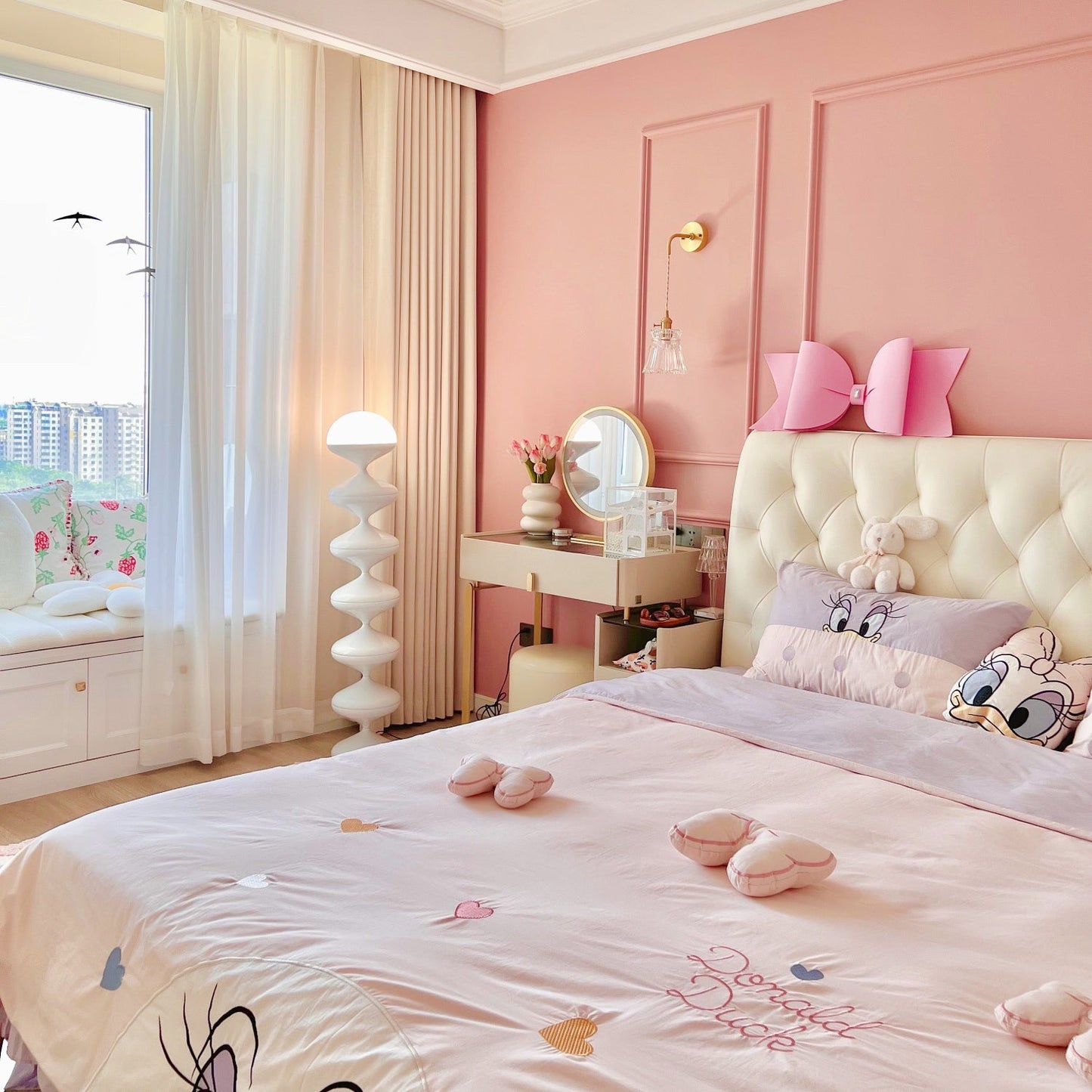 مصباح أرضي على شكل قرع 