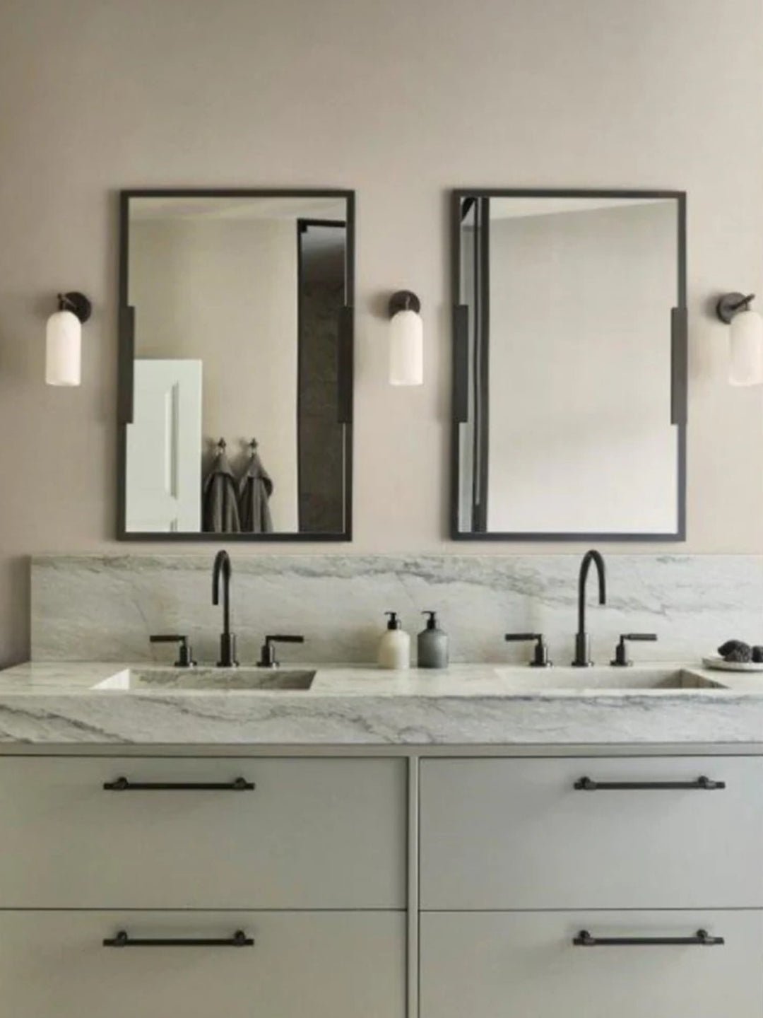 Pillar Alabaster Wall Sconce