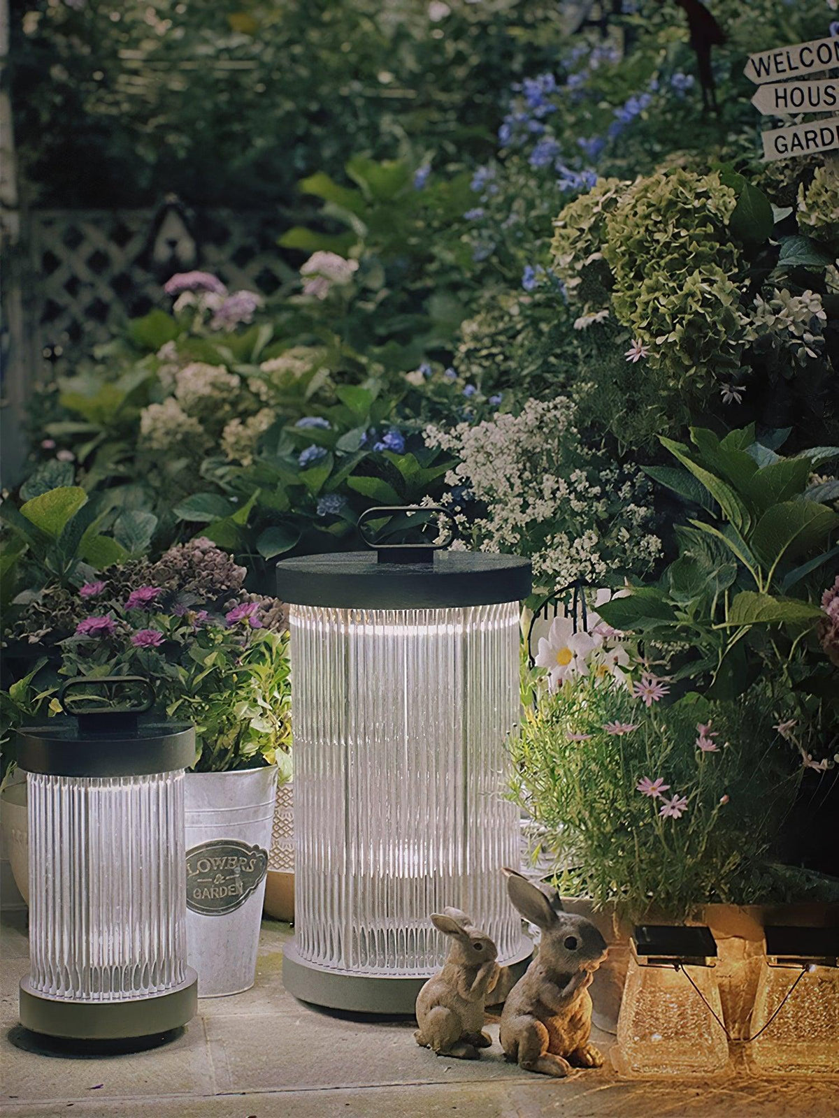 Lantern Garden Outdoor Light