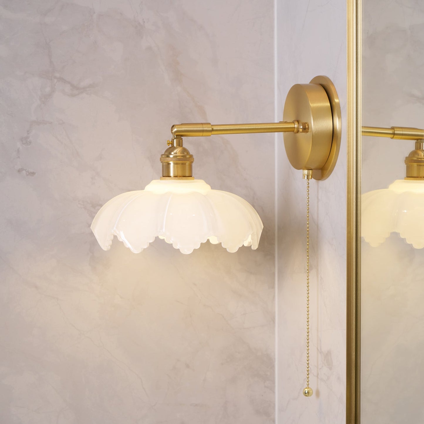Lotus Rotatable Wall Lamp