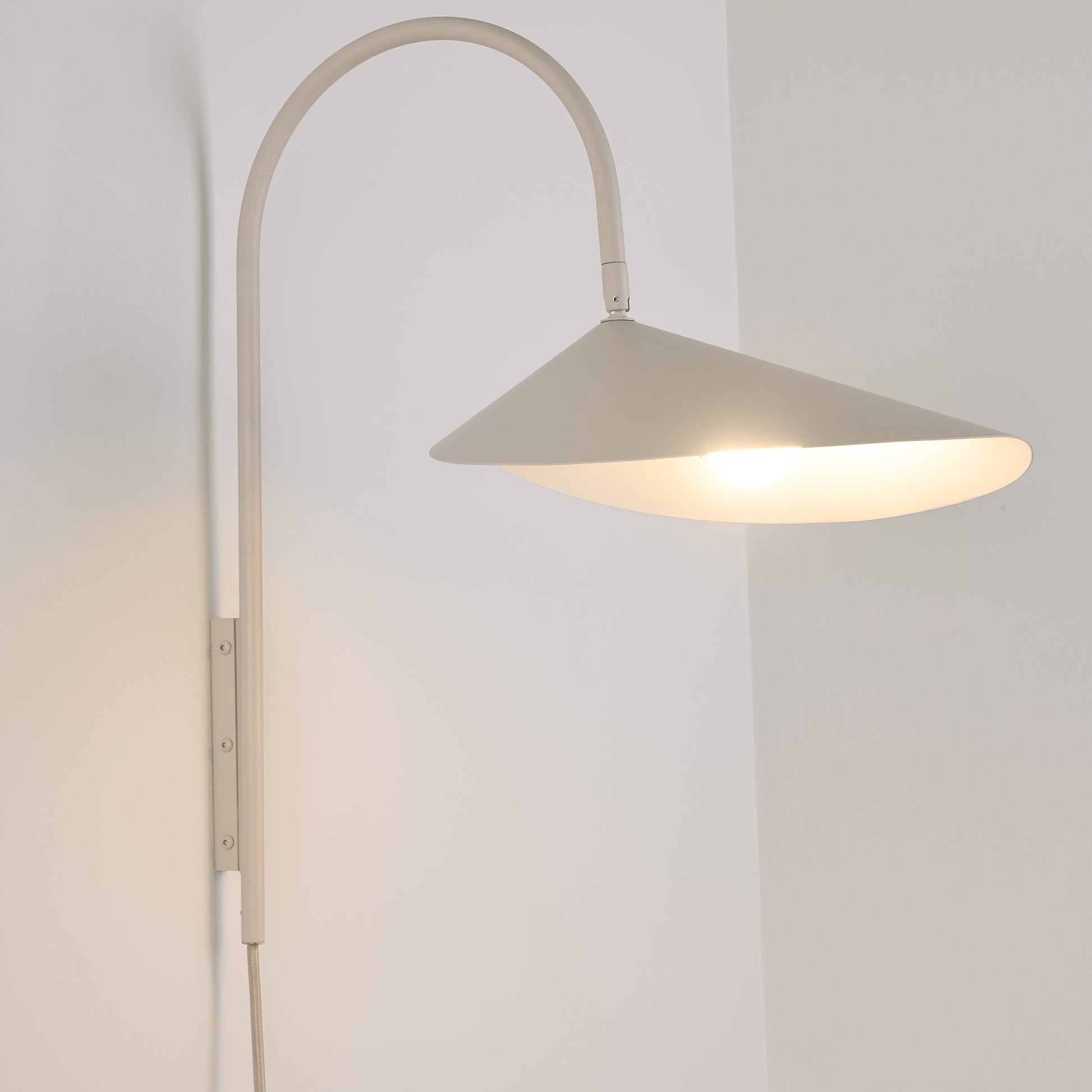 Alocasia Swivel Plug-in Wall Lamp