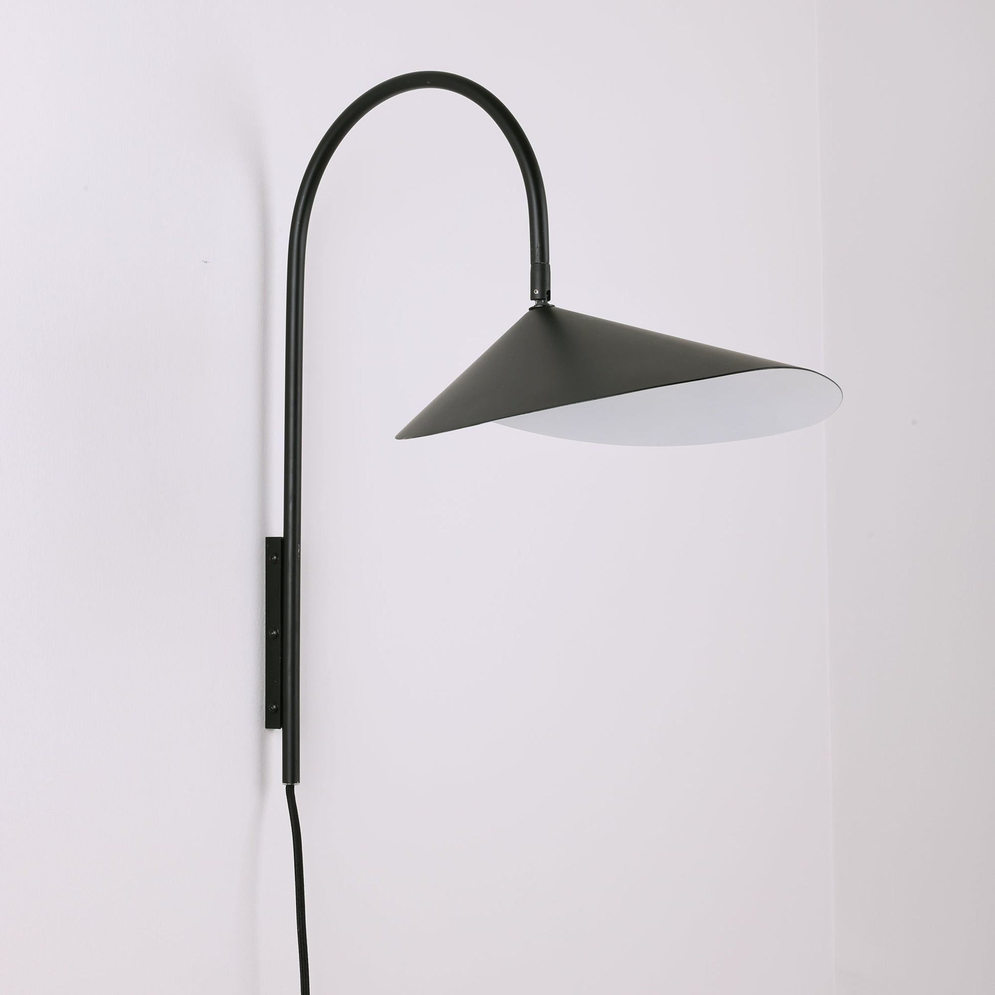 Alocasia Swivel Plug-in Wall Lamp