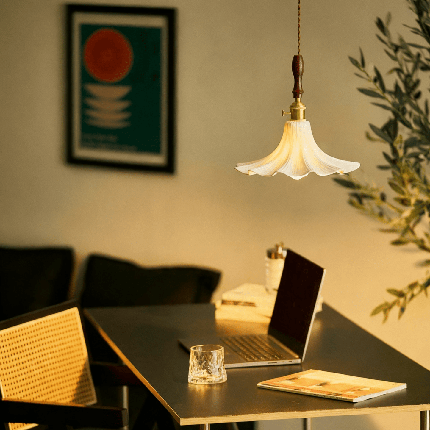 Bloom Twist Pendant Lamp