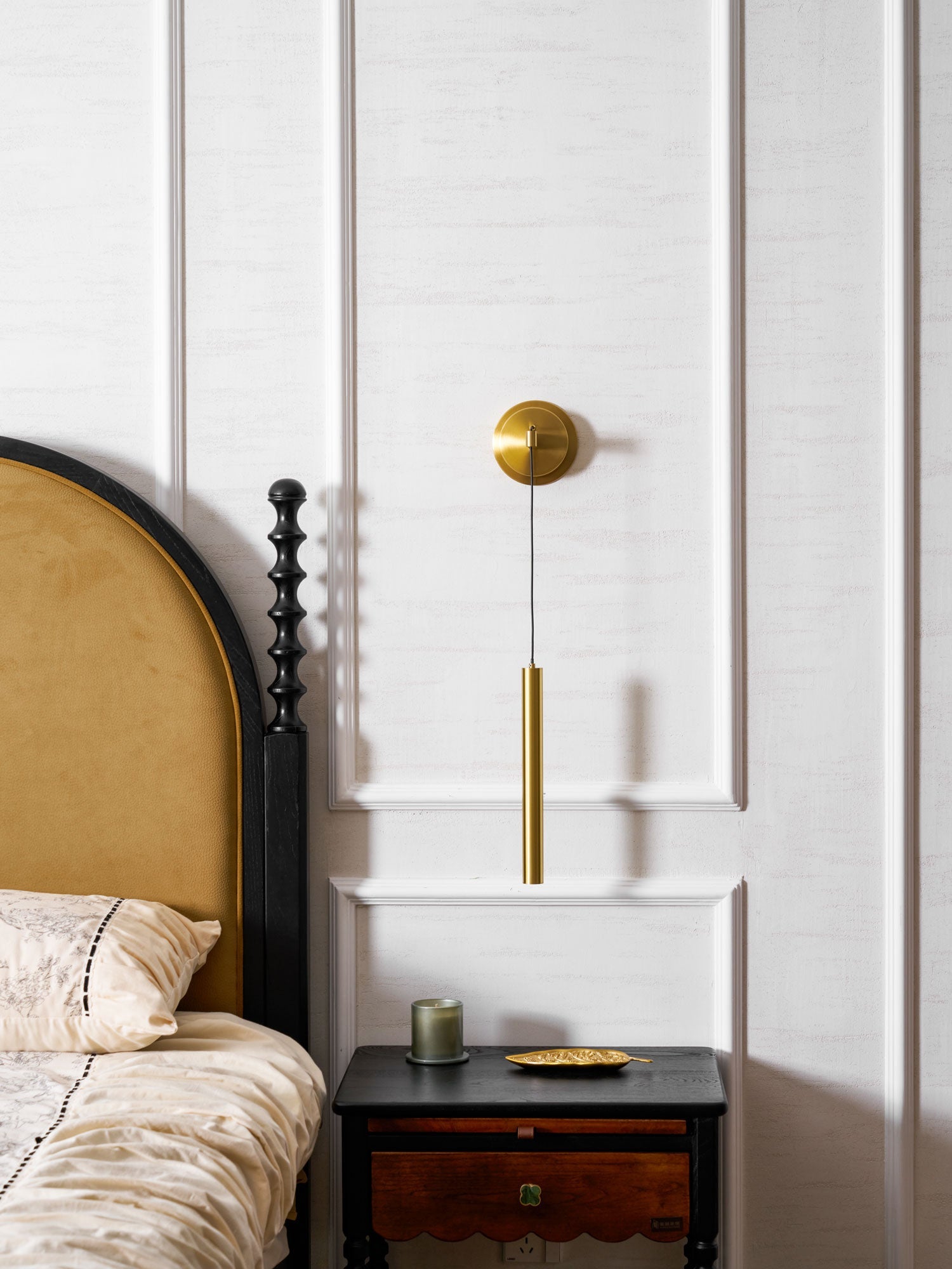 Brass Line Wall Light
