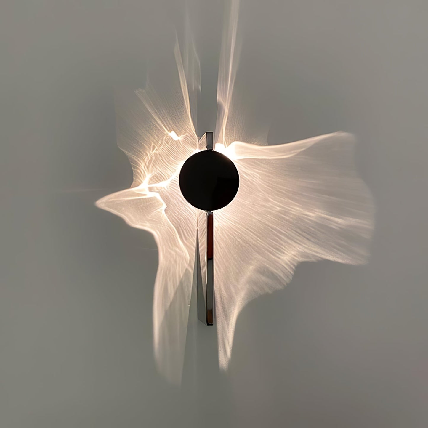 Kinetic Shadow Wall Lamp