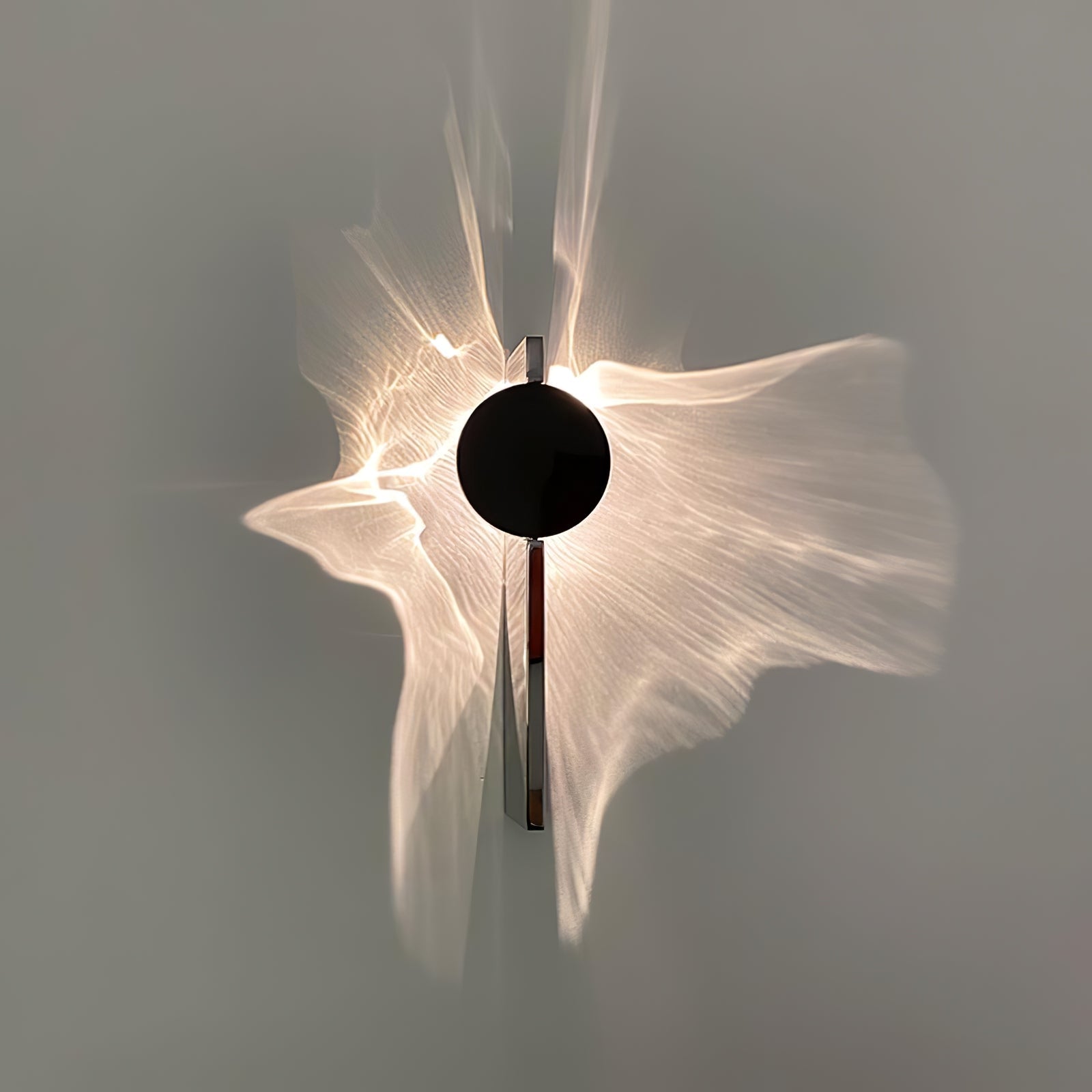 Kinetic Shadow Wall Lamp