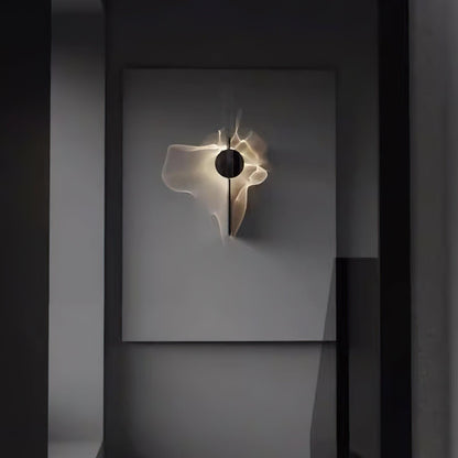 Kinetic Shadow Wall Lamp