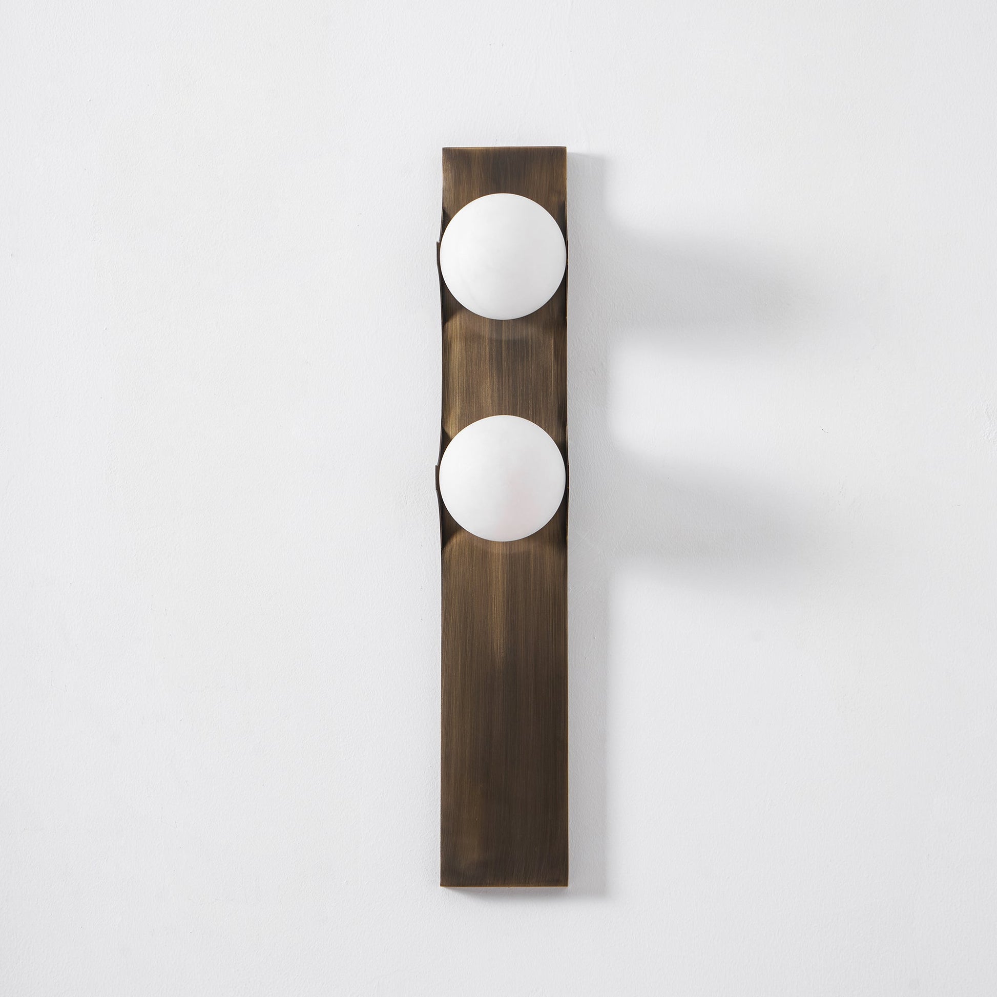 Geo Lumen Bar Alabaster Wall Sconce
