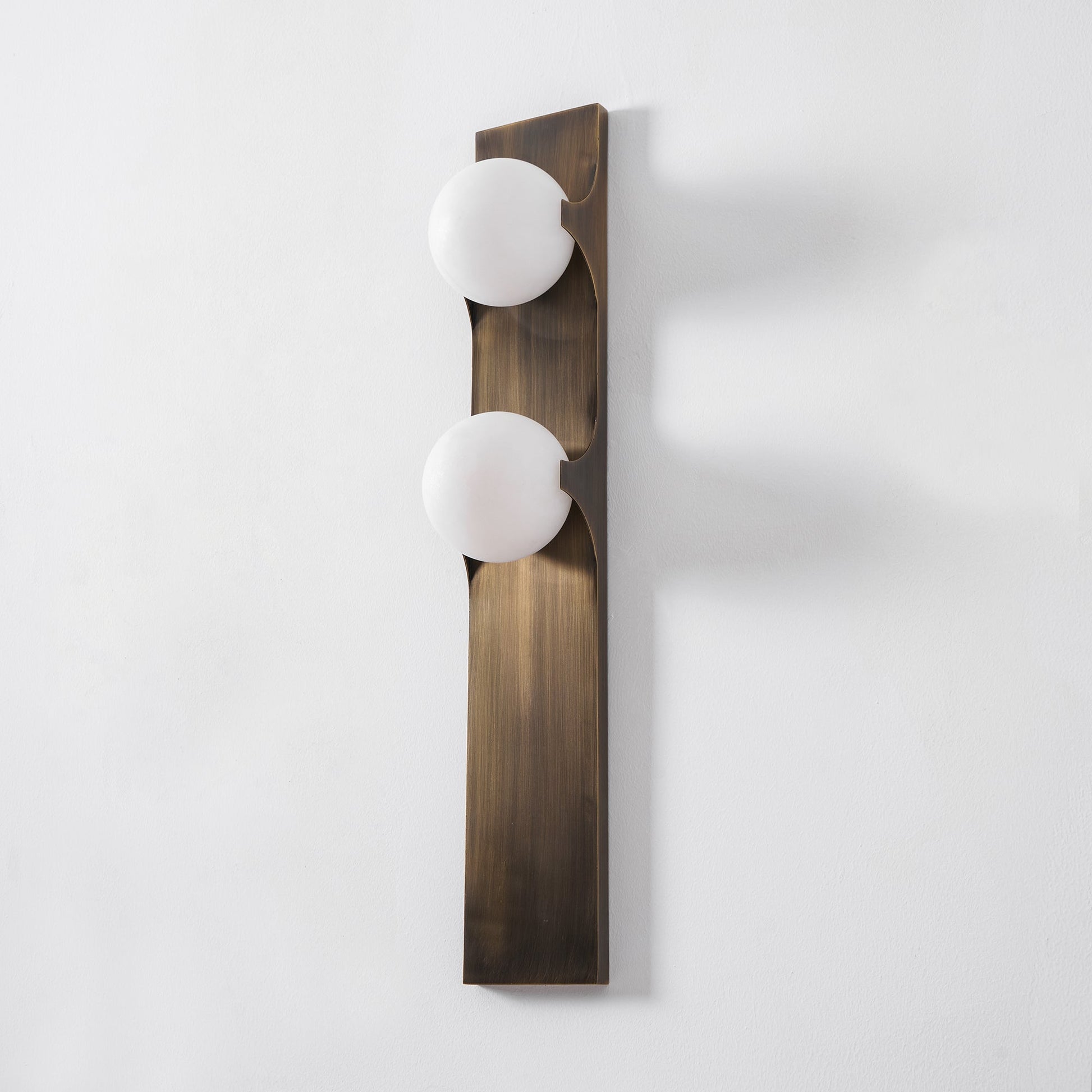 Geo Lumen Bar Alabaster Wall Sconce