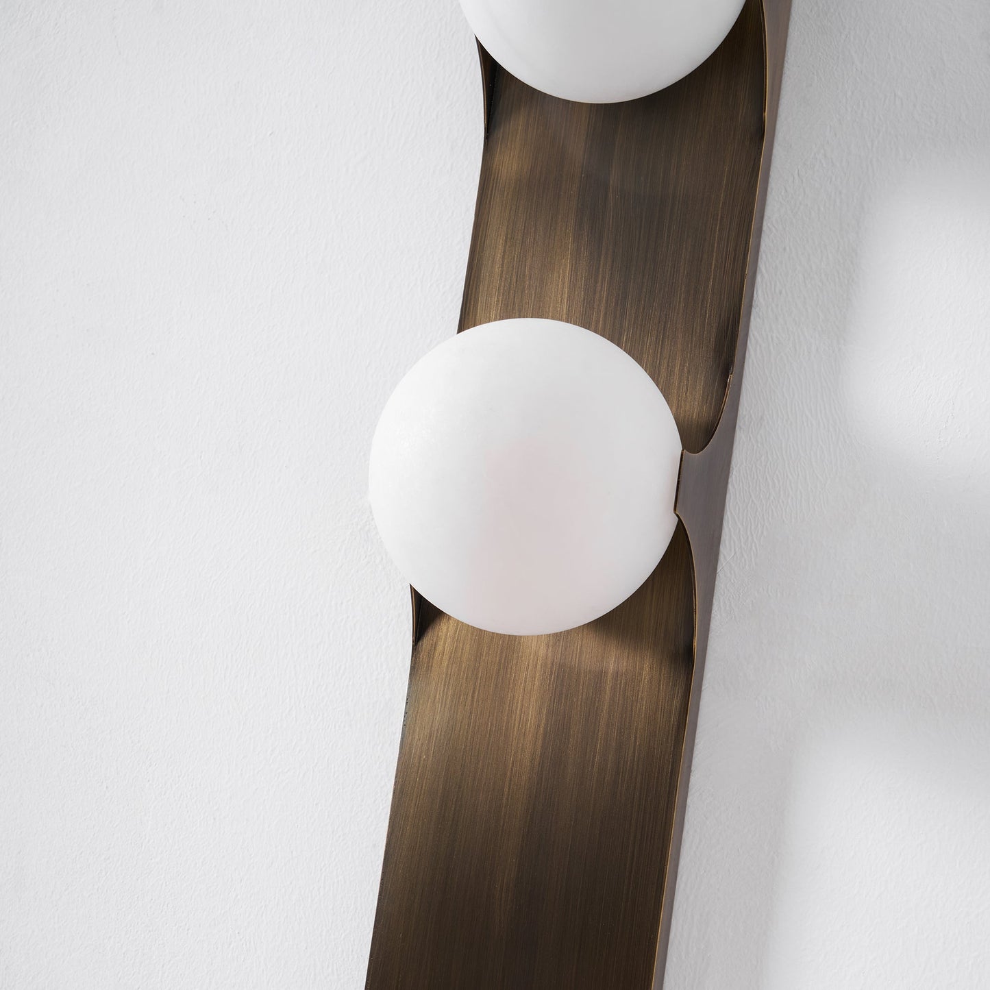 Geo Lumen Bar Alabaster Wall Sconce