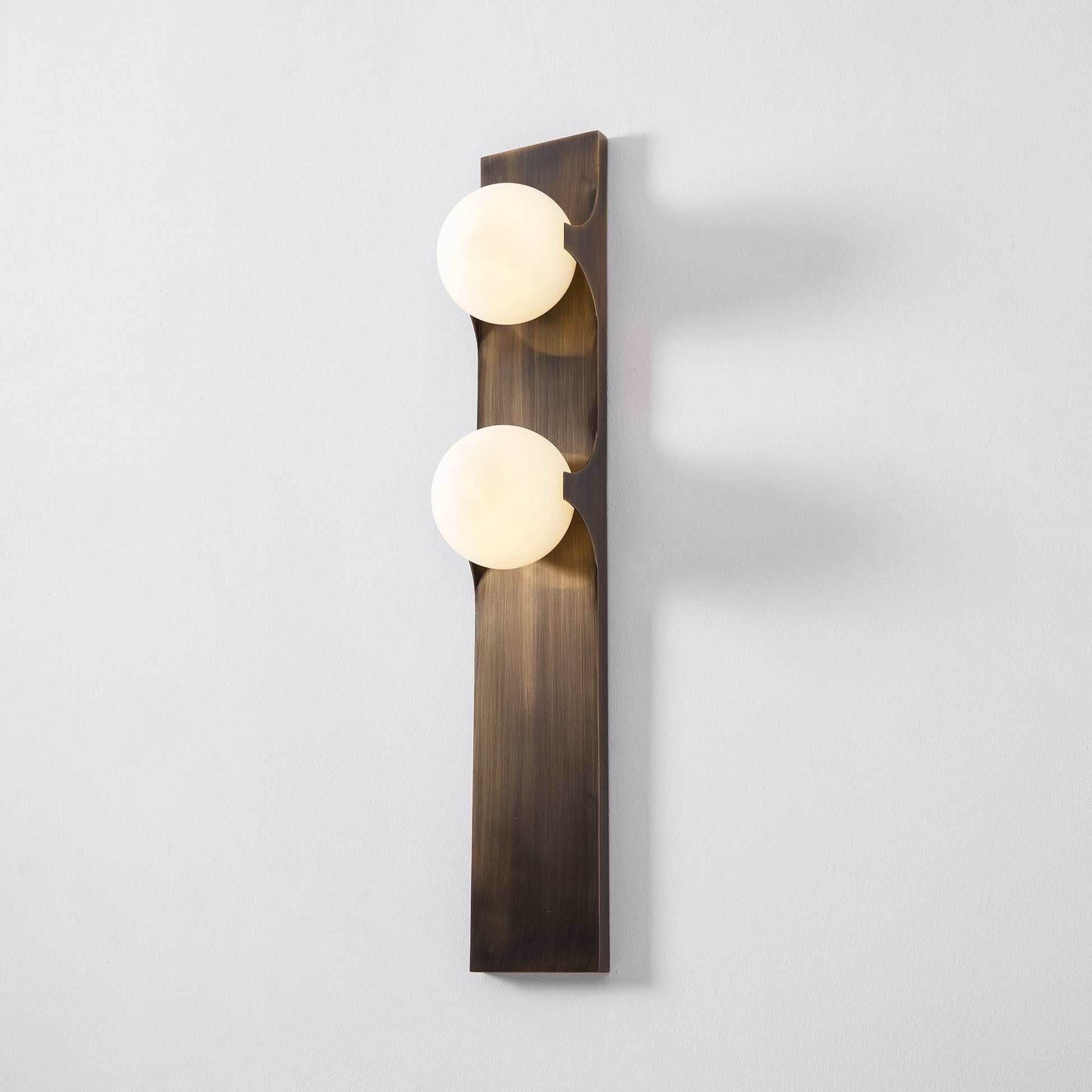 Geo Lumen Bar Alabaster Wall Sconce