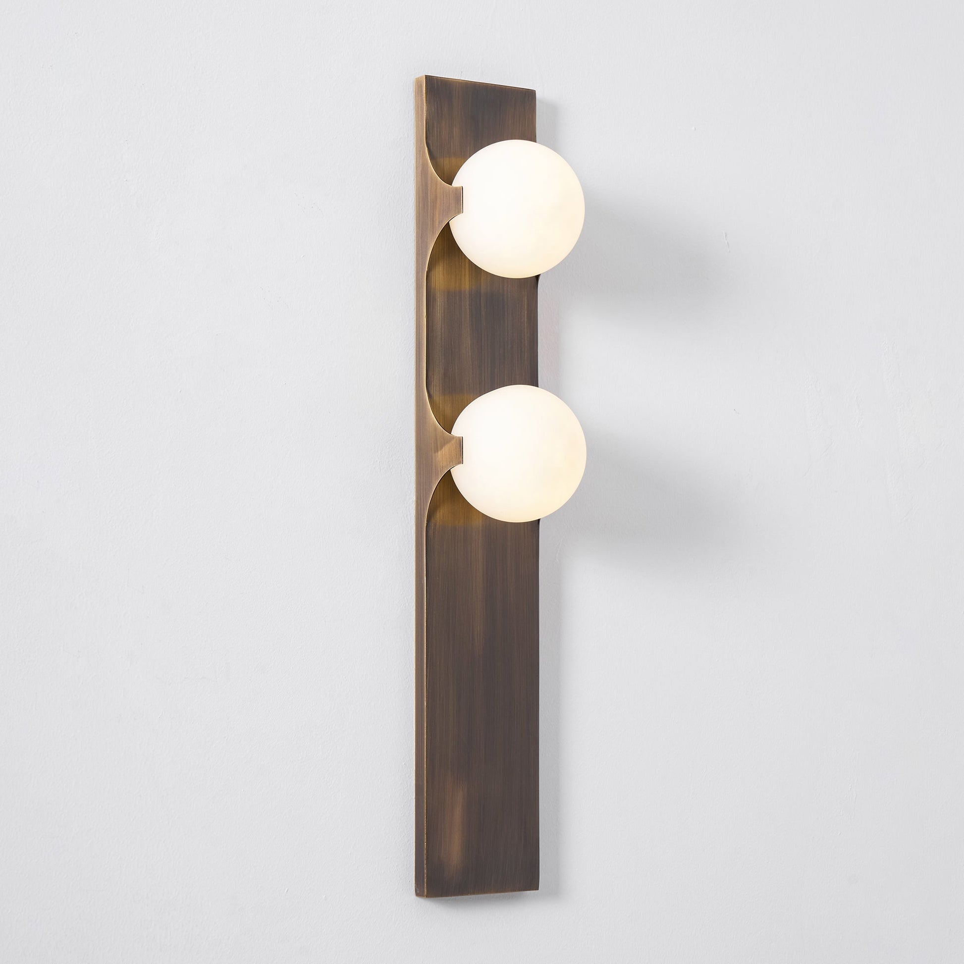 Geo Lumen Bar Alabaster Wall Sconce