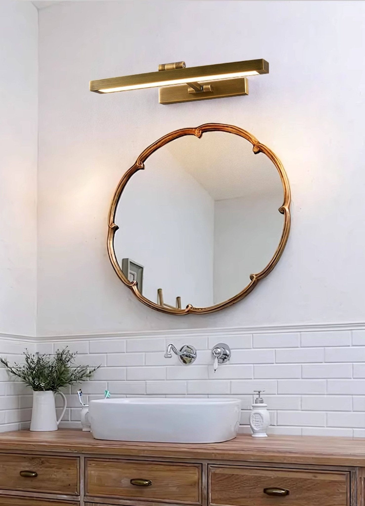 Everett Wall Light
