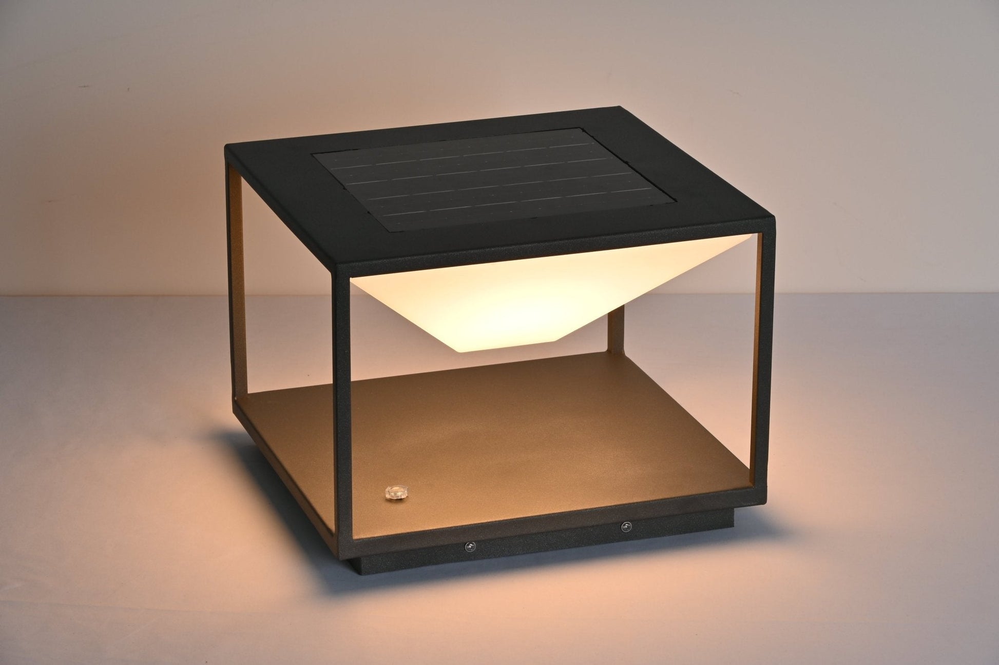 Geo Frame Solar Outdoor Light