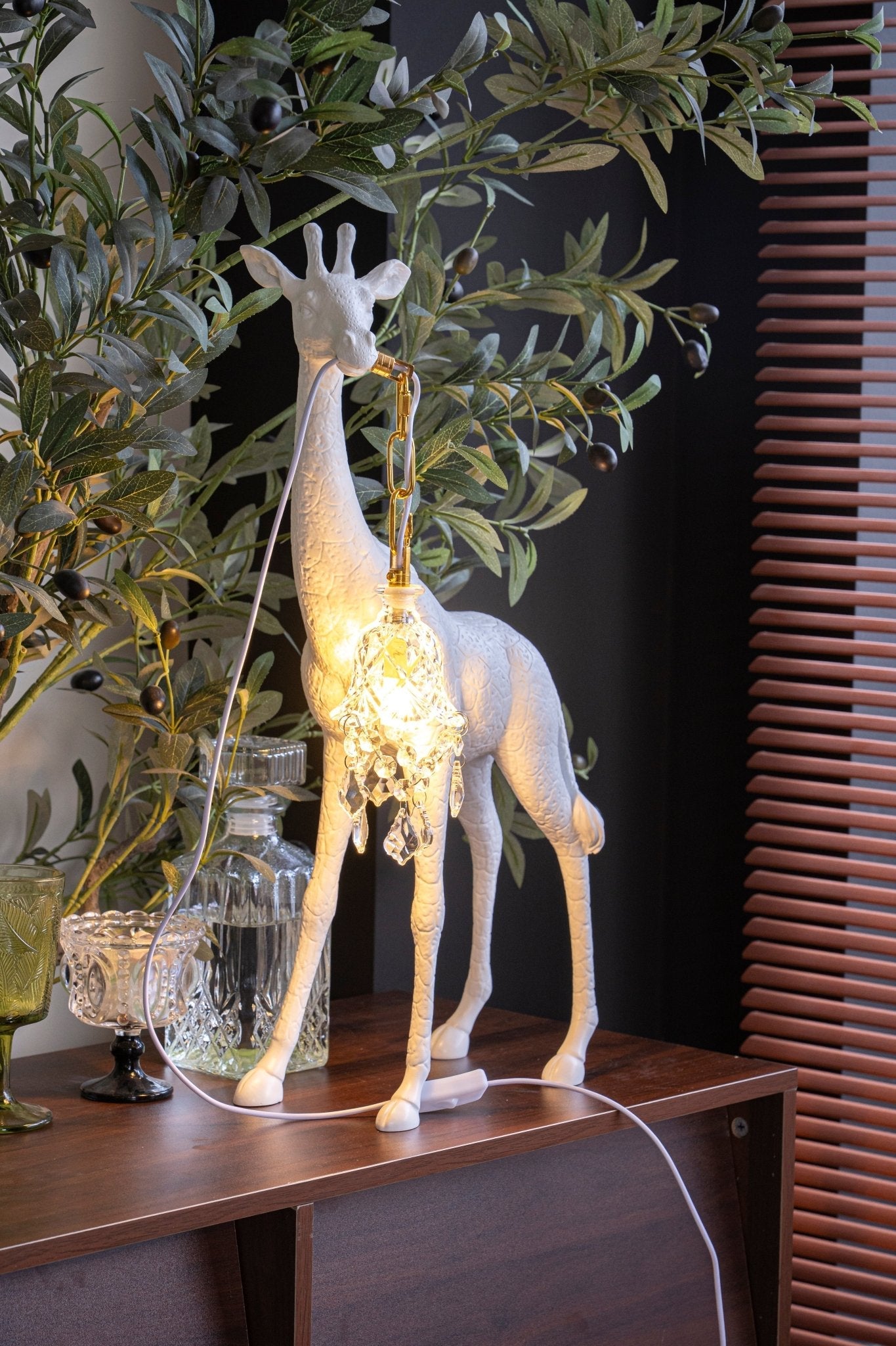 Giraffe Royale Sculpture Floor Lamp
