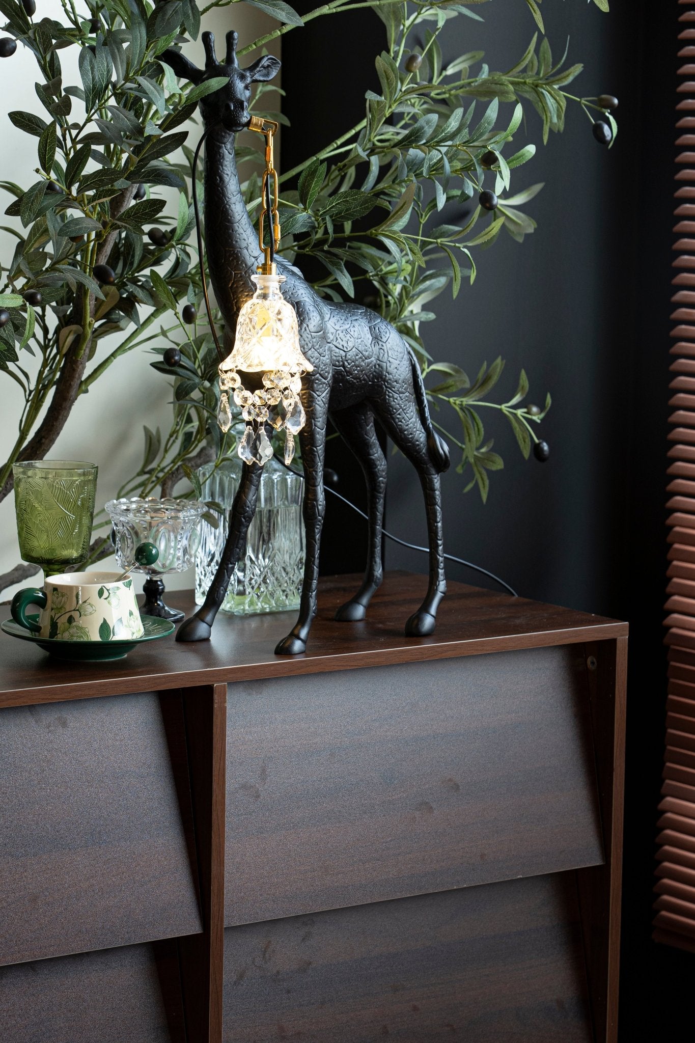 Giraffe Royale Sculpture Floor Lamp