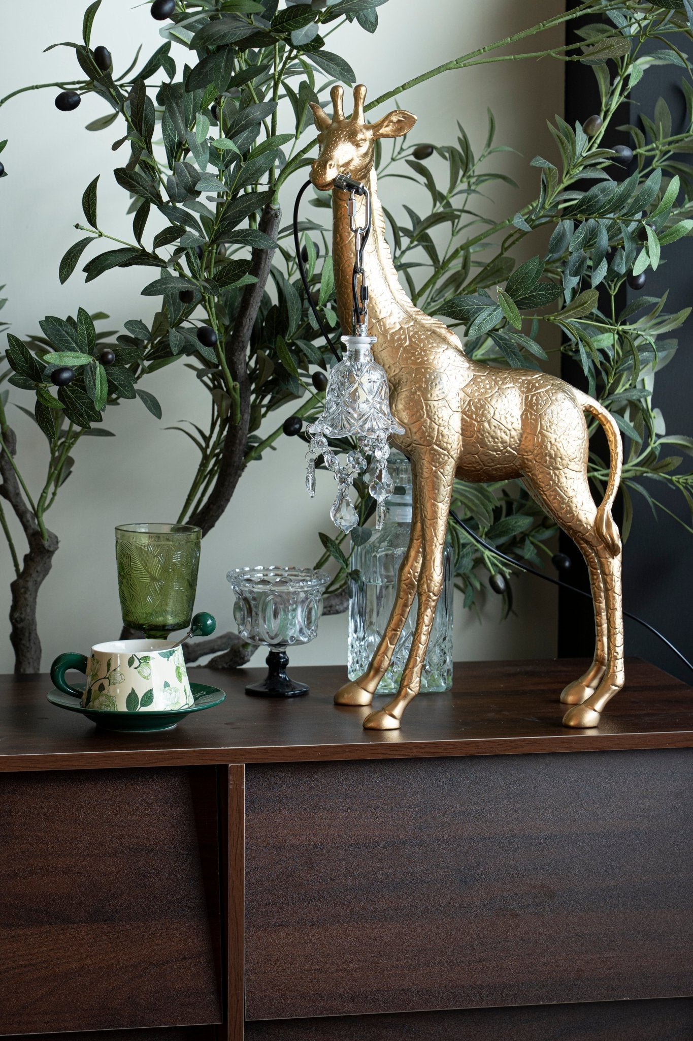 Giraffe Royale Sculpture Floor Lamp