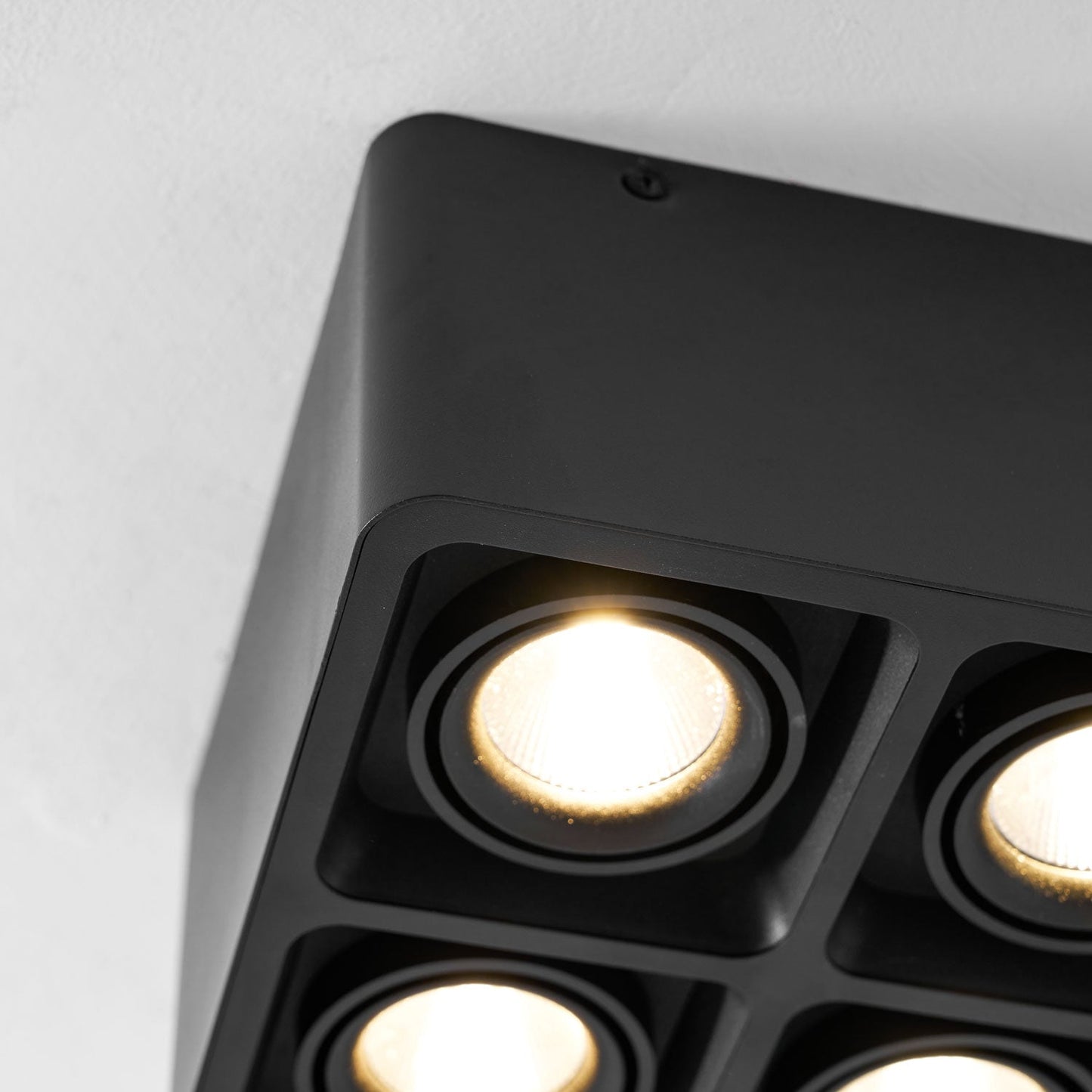 Giyan Surface Spotlight