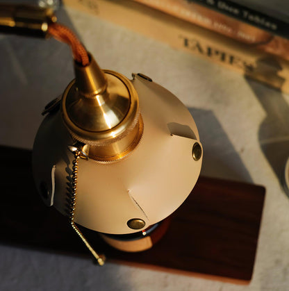 Harnik Retro Table Lamp