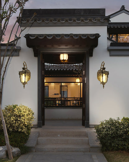 Heritage Outdoor Wall Lamp