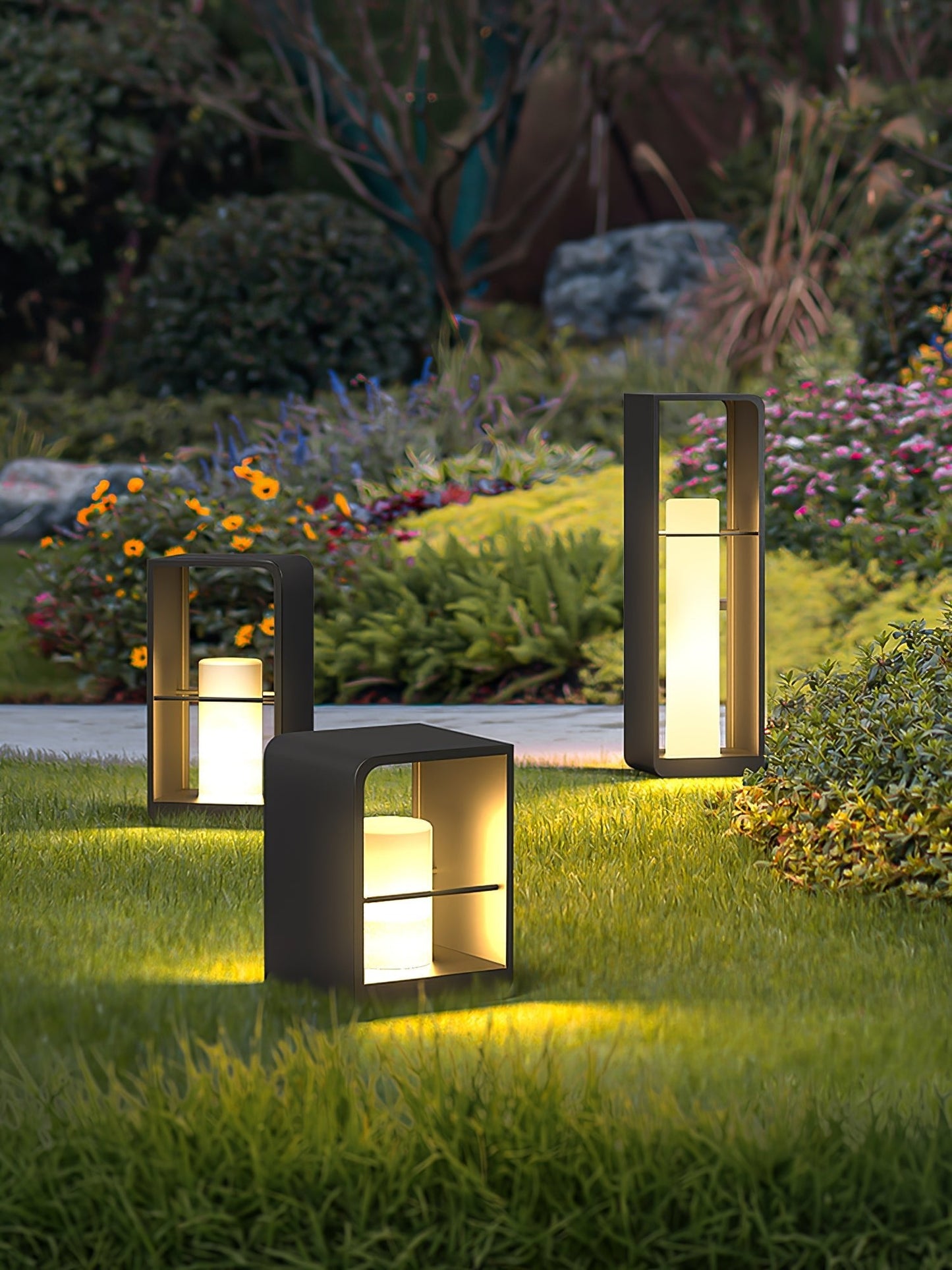 Zephyra Garden Solar Outdoor Light