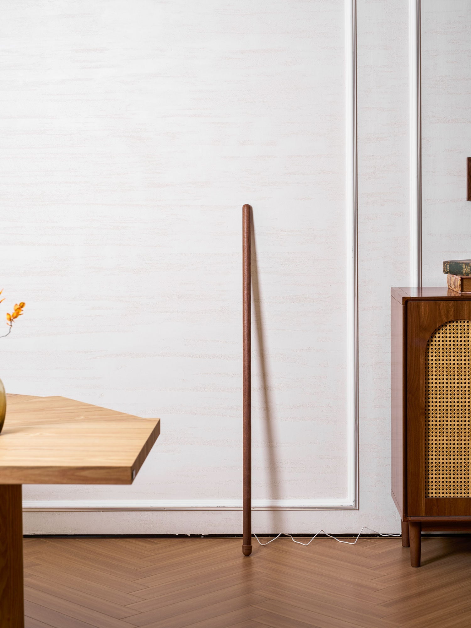 Line Assist Ambience Floor Lamp