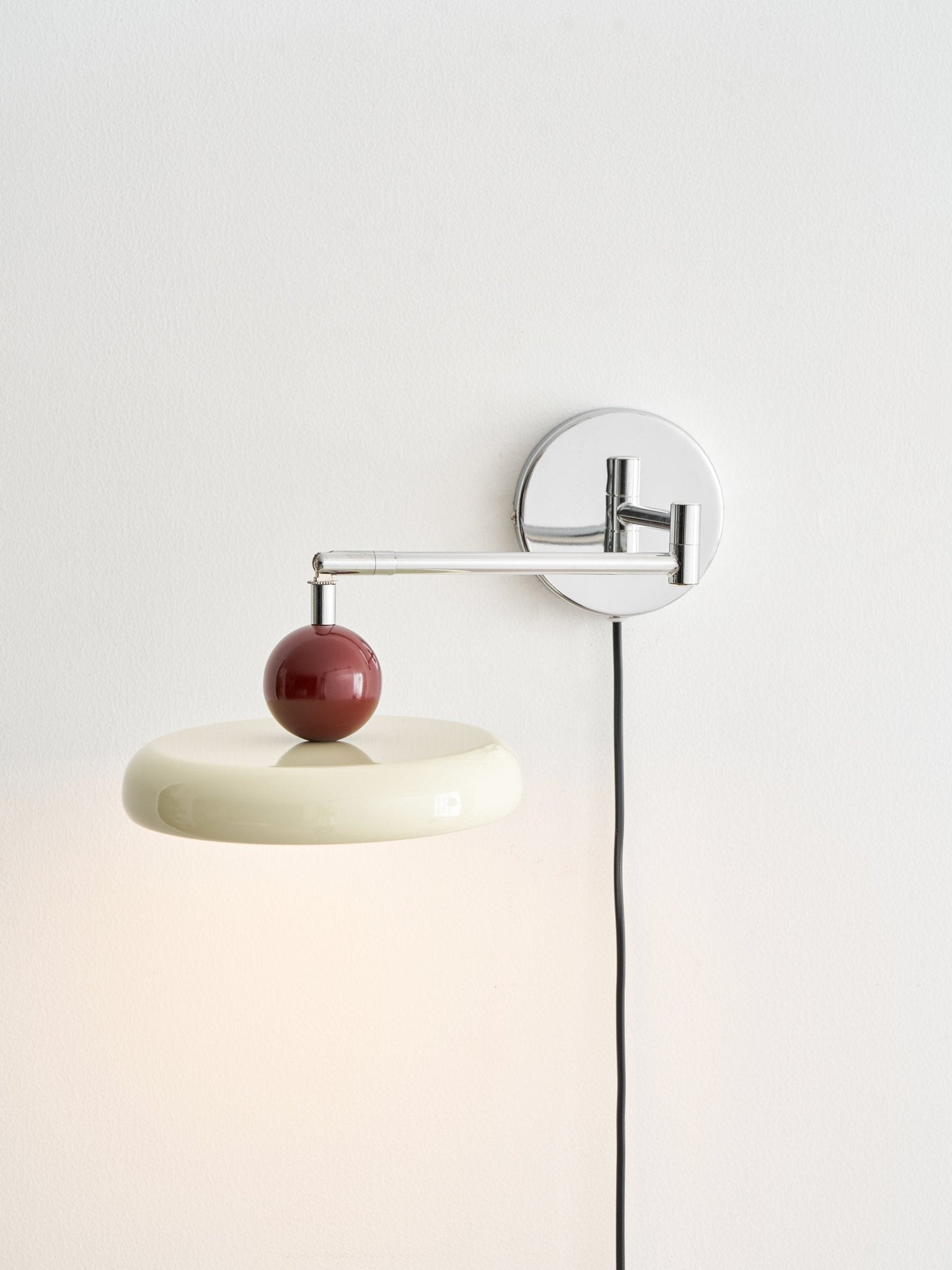 Lola Plug-in Wall Lamp