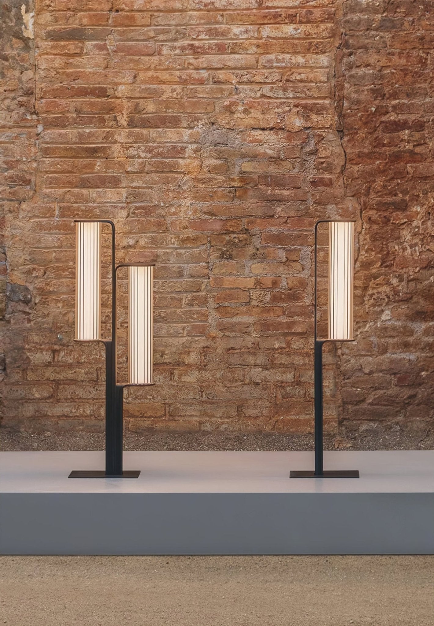 Lumo Arc Duo Outdoor Lamp