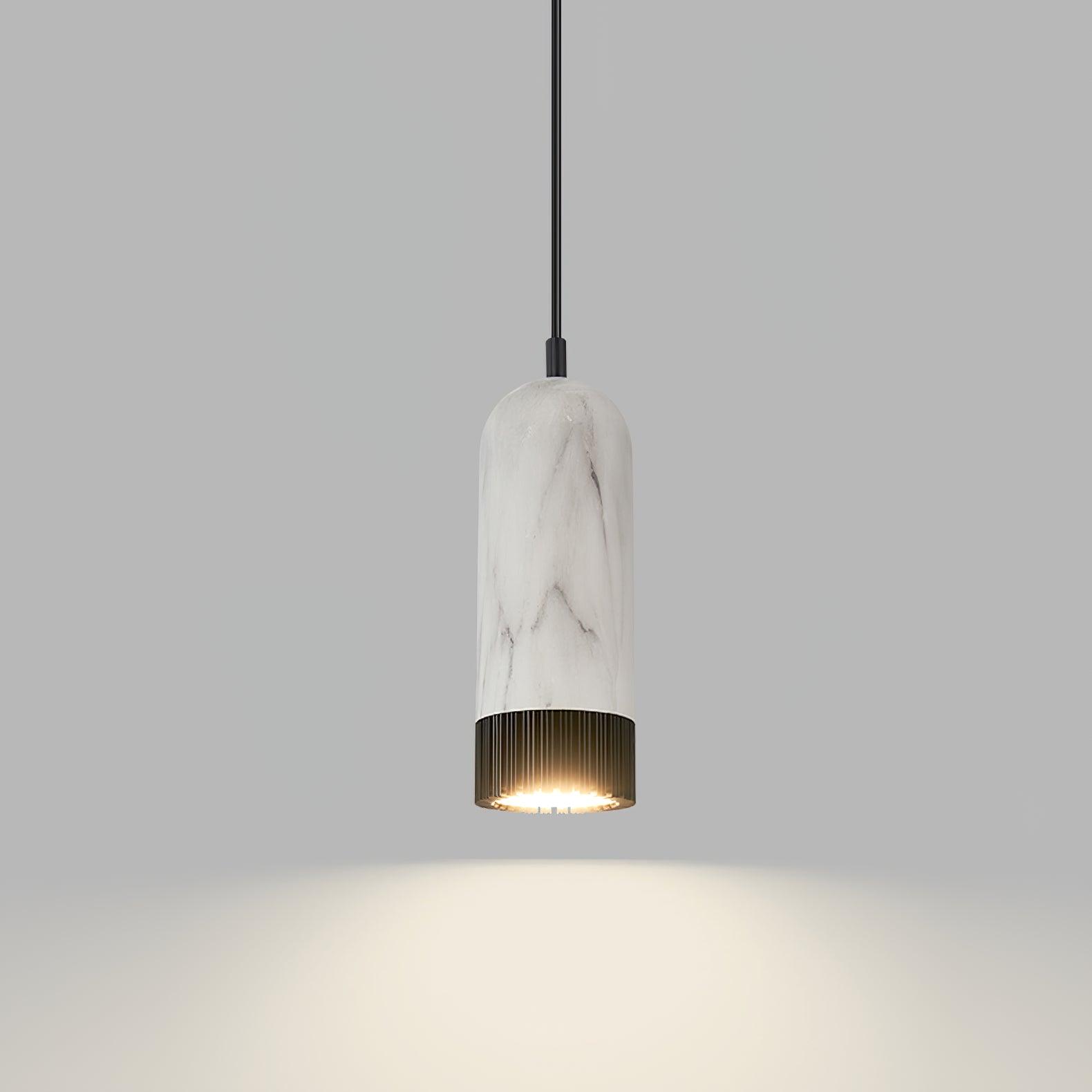 Maddy Pendnat Light