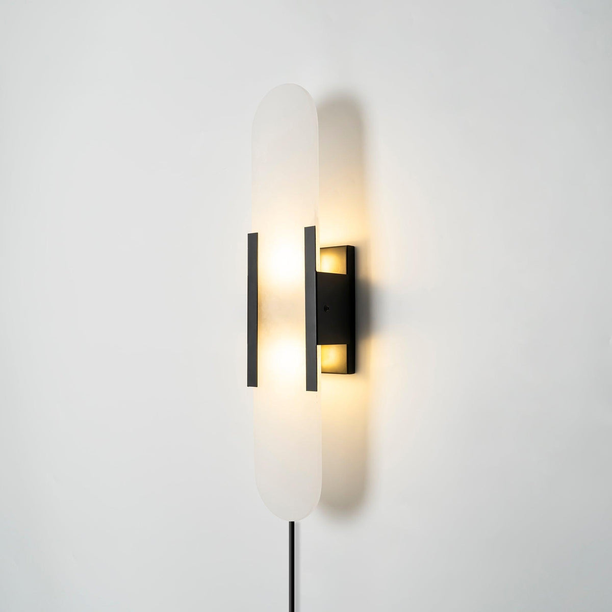 Melange Elongated Alabaster Plug-in Sconce