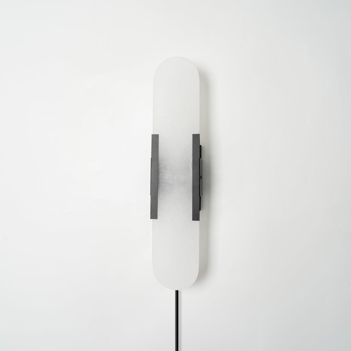 Melange Elongated Alabaster Plug-in Sconce
