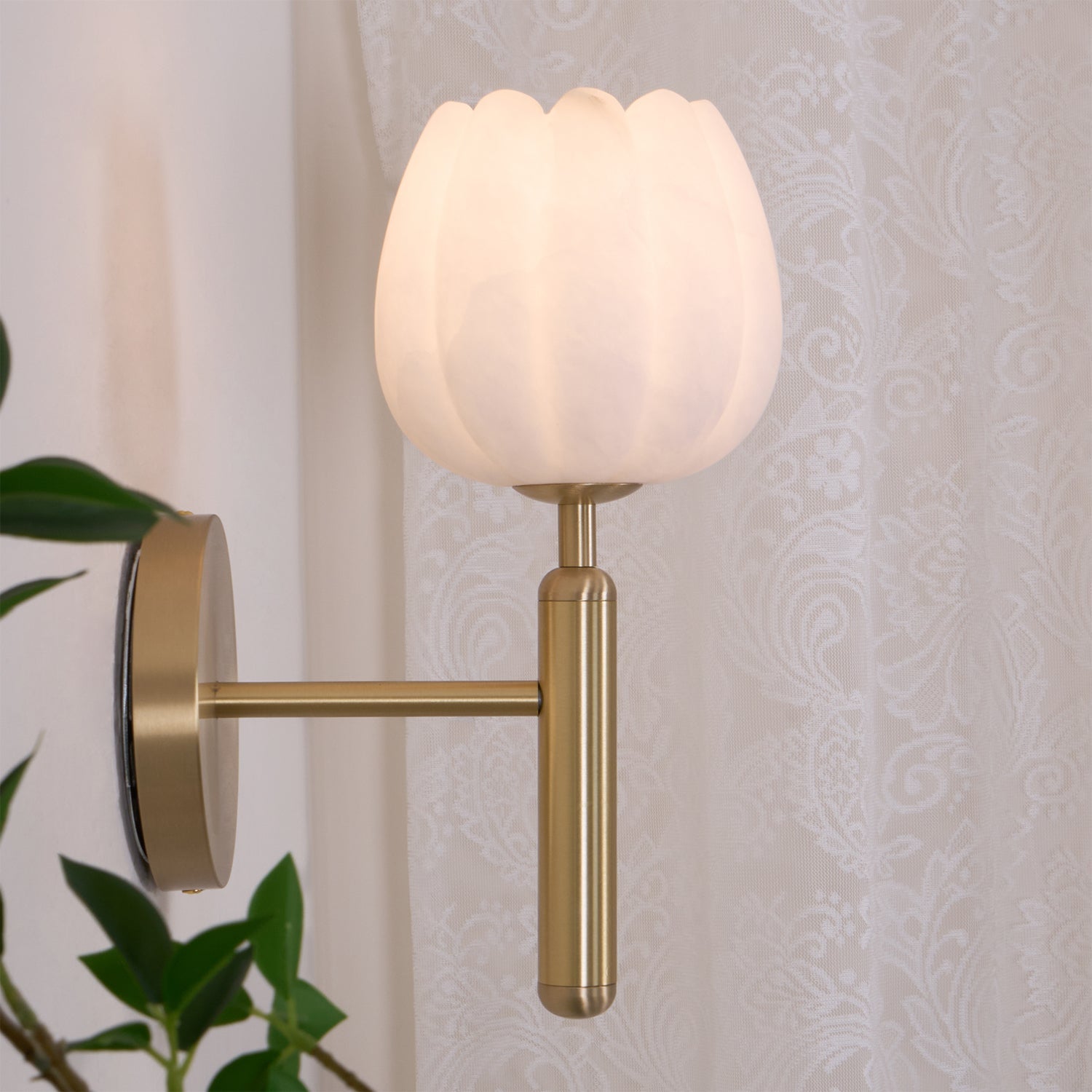Mian Alabaster Wall Lamp