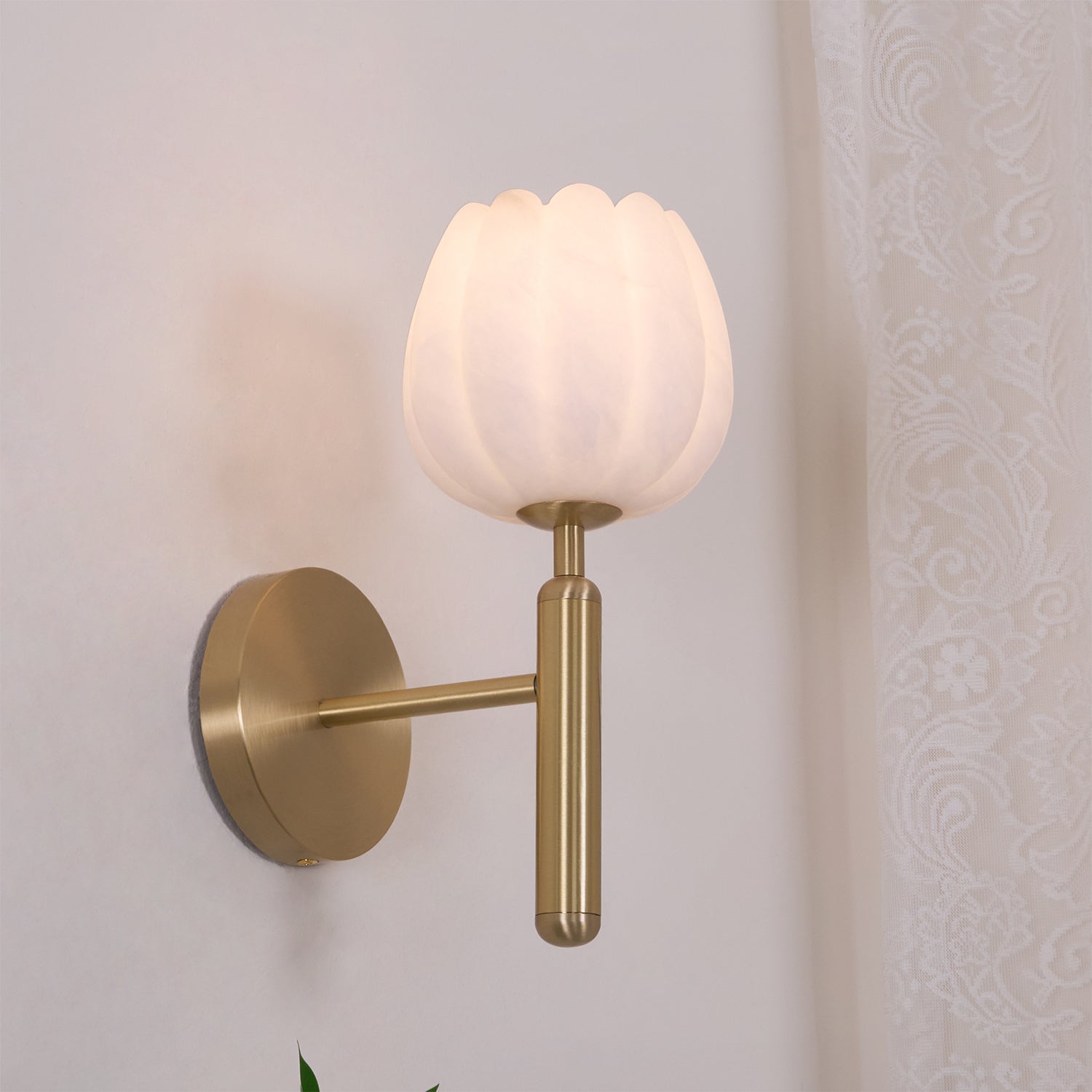 Mian Alabaster Wall Lamp