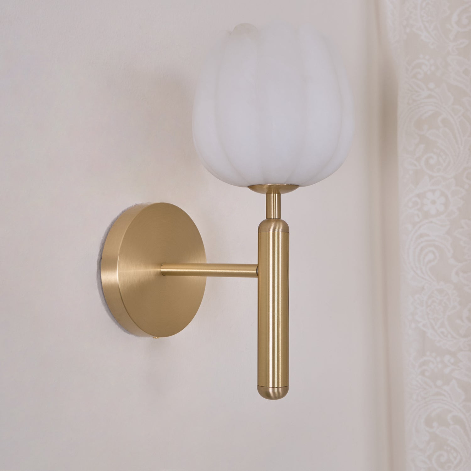 Mian Alabaster Wall Lamp