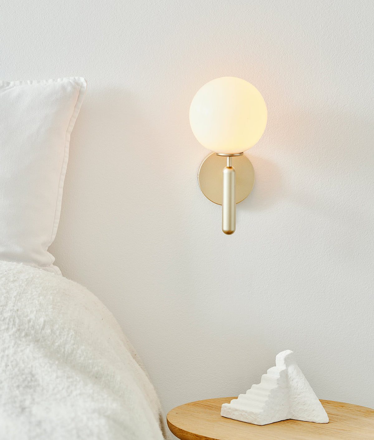 Nordica Plug-in Wall Lamp
