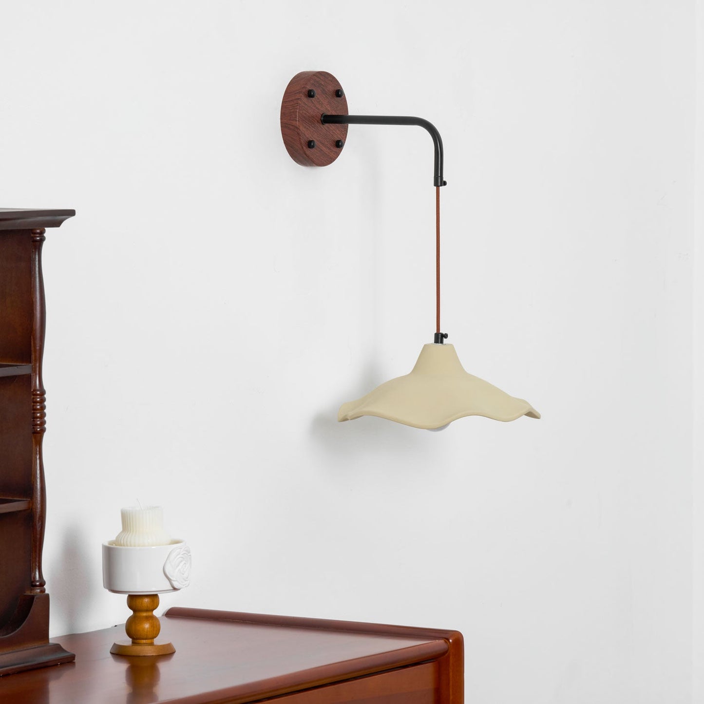 Mirella Sconce
