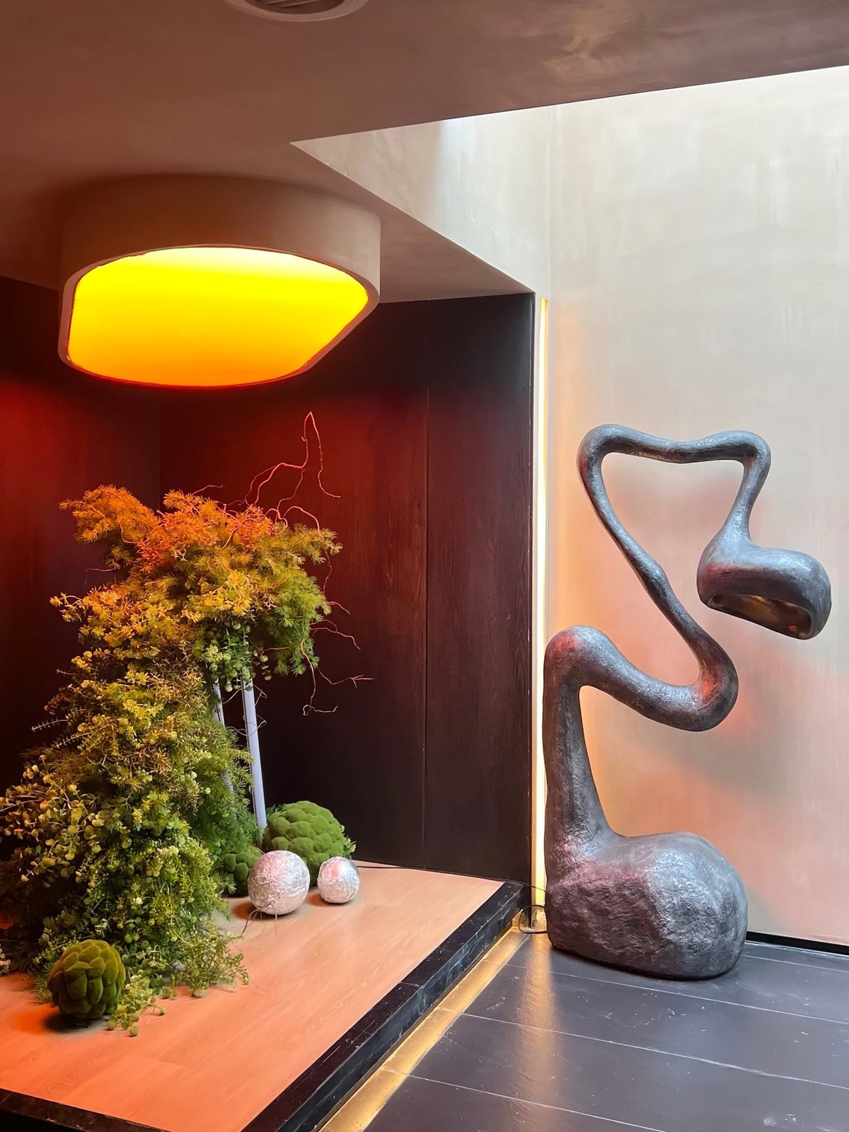 Myrrh Sculpture Floor Lamp