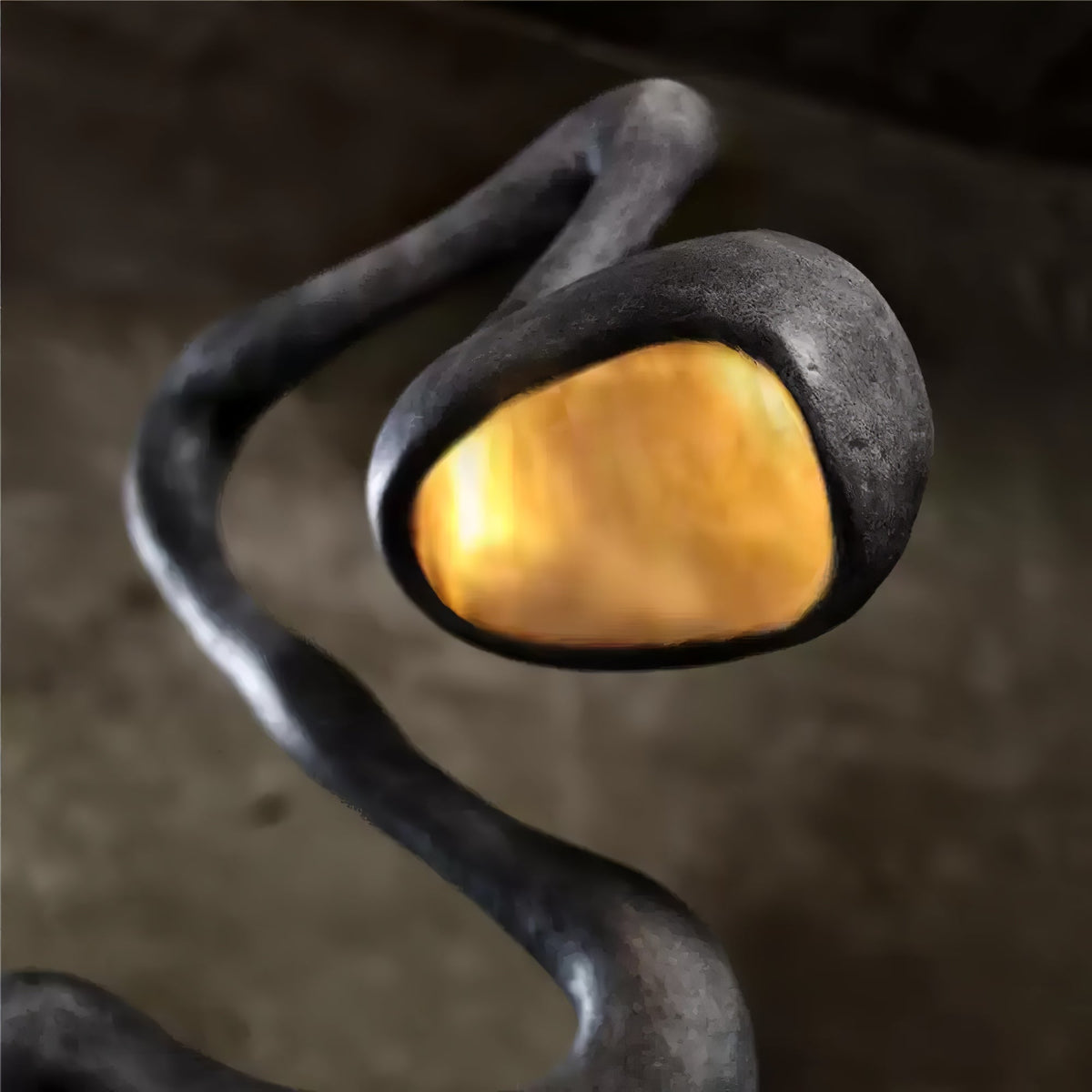 Myrrh Sculpture Floor Lamp