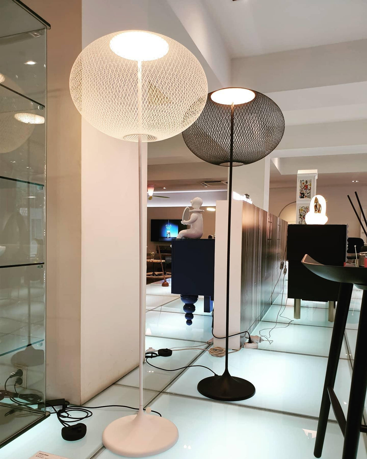 Metallic Meshwork Floor Lamp