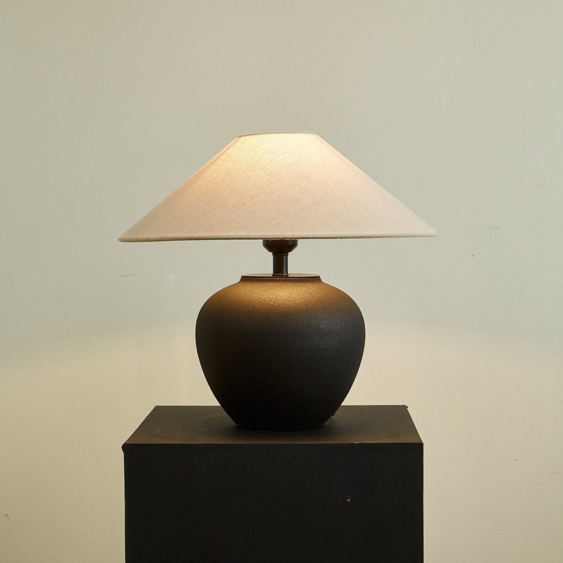 Noirveil Table Lamp