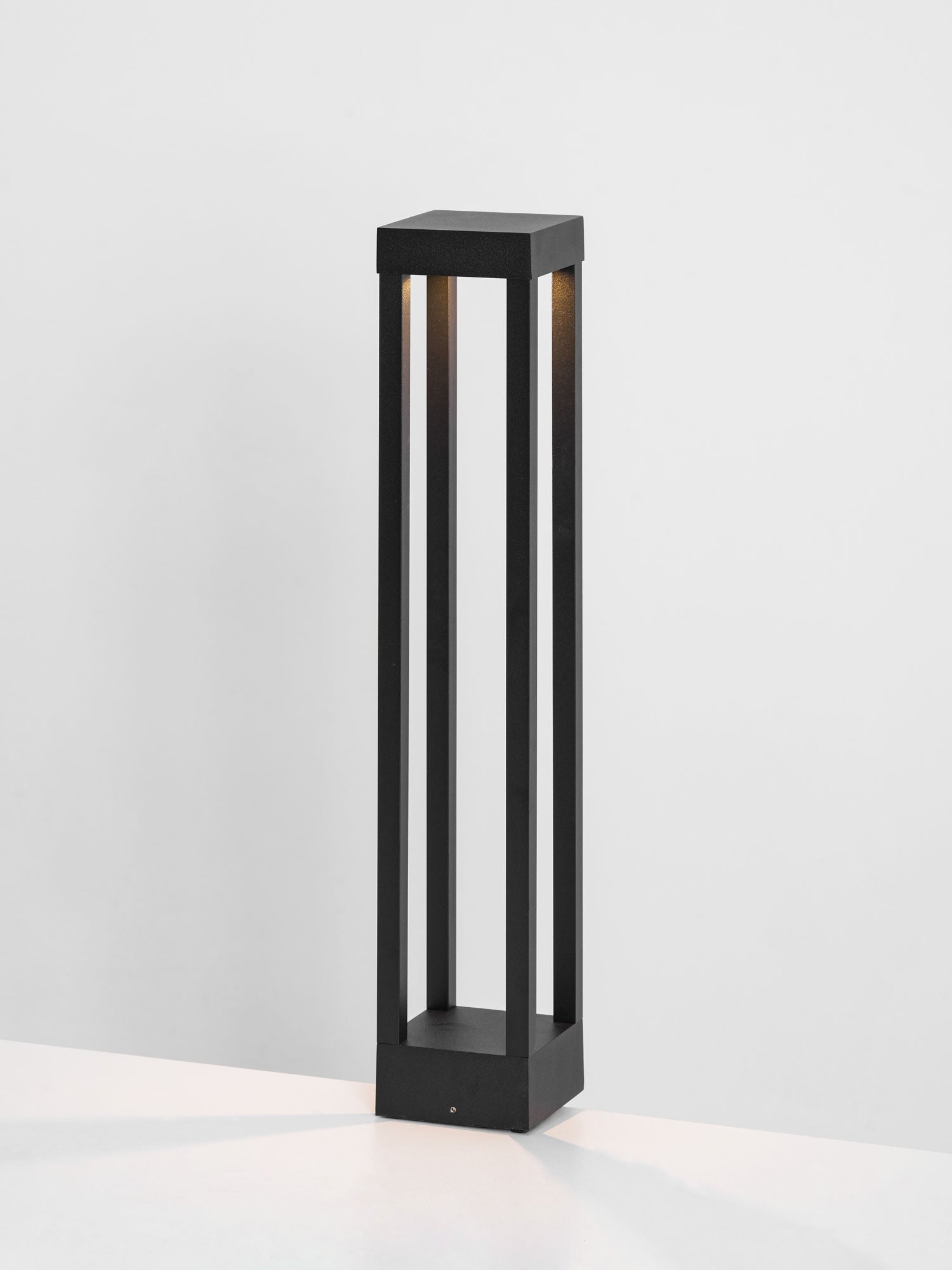 Obsidian Post Outdoor Light