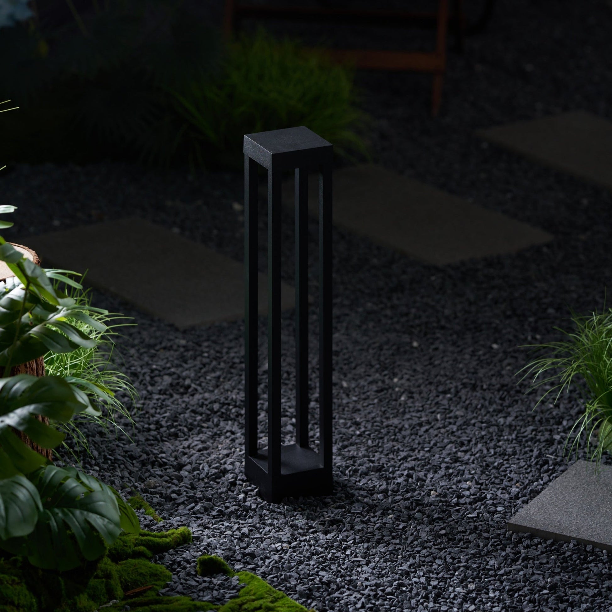 Obsidian Post Outdoor Light