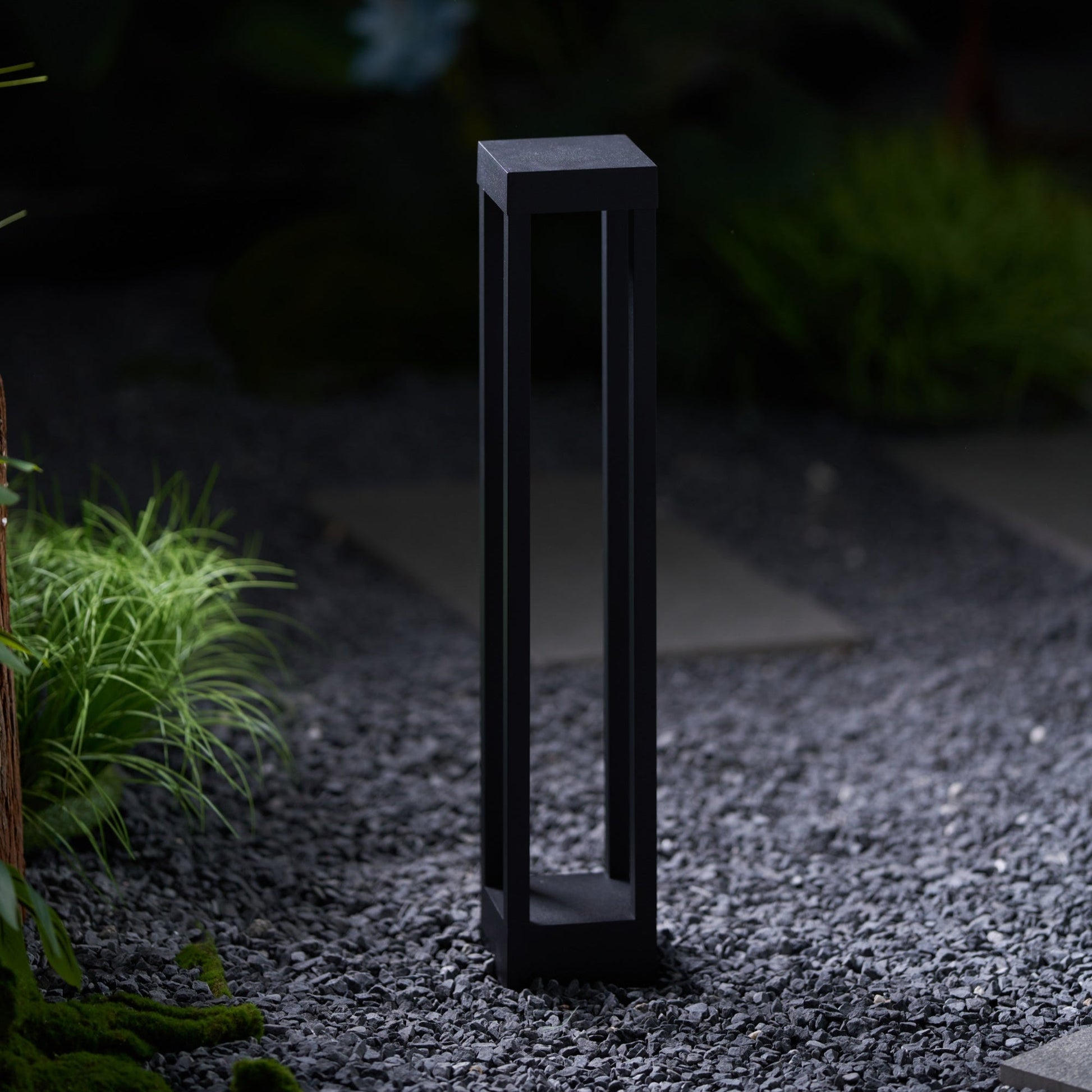 Obsidian Post Outdoor Light
