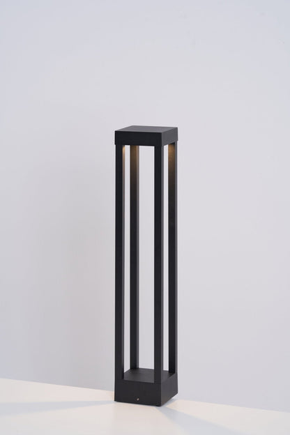 Obsidian Post Outdoor Light