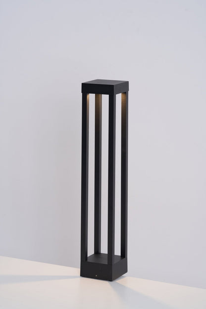 Obsidian Post Outdoor Light