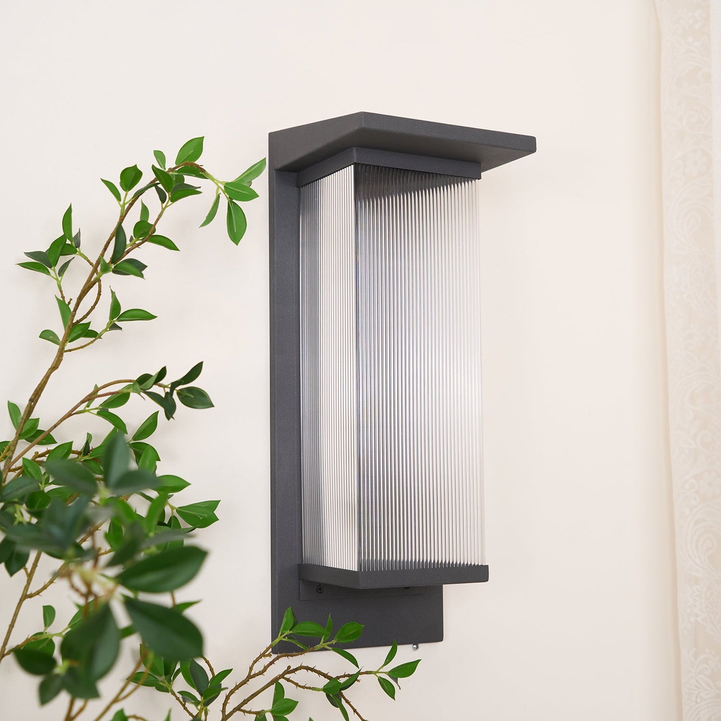 Oleron Box Outdoor Solar Wall Lamp