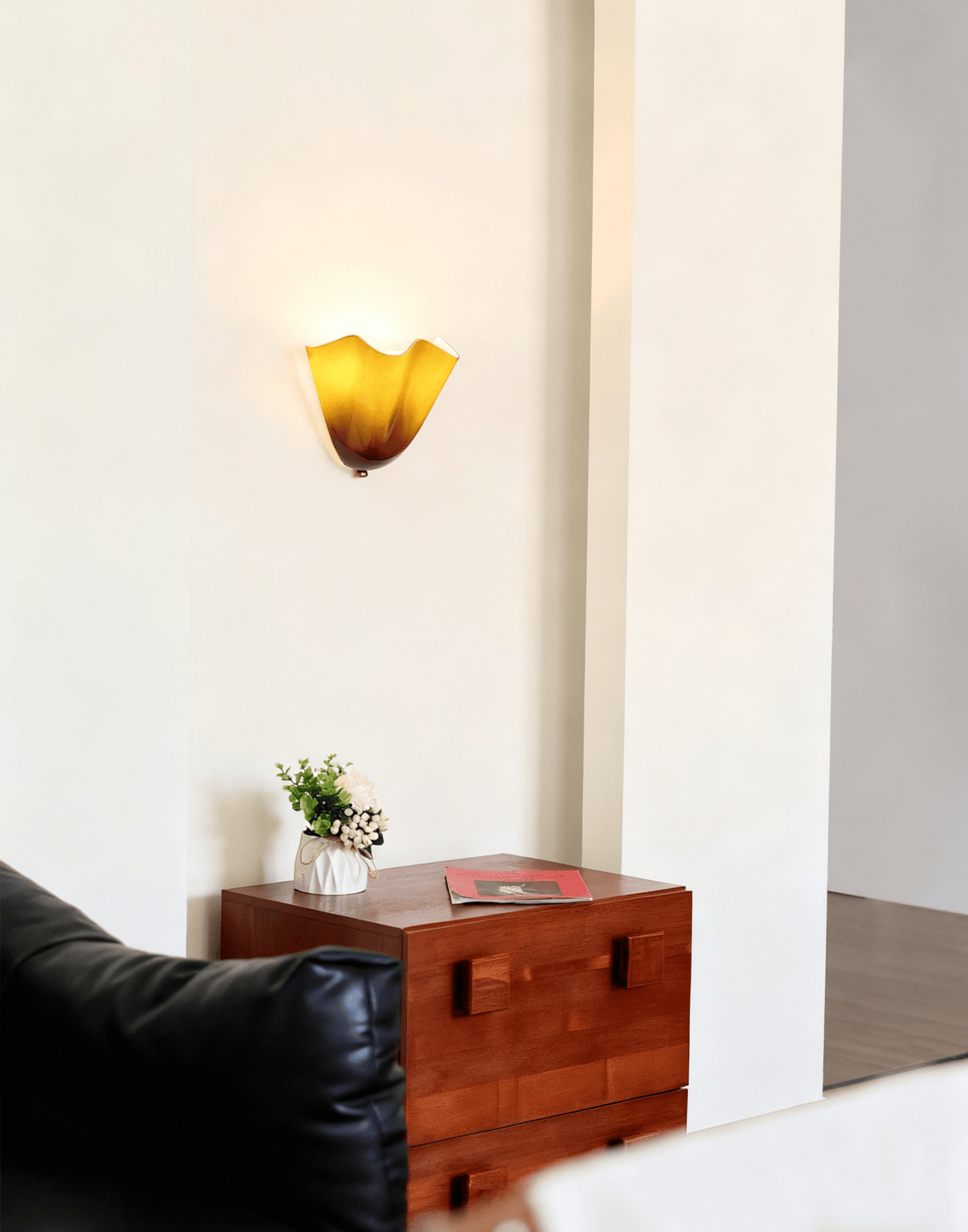 Petalia Wall Light
