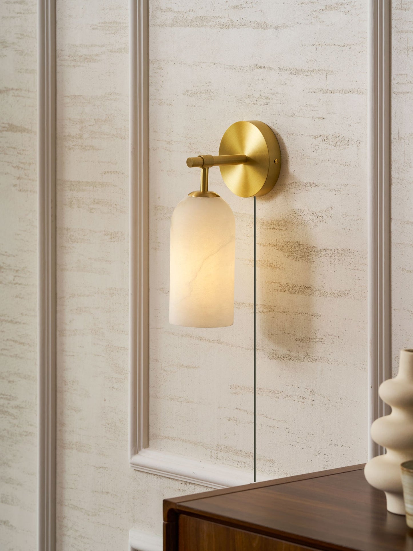 Pillar Alabaster Plug-in Wall Sconce